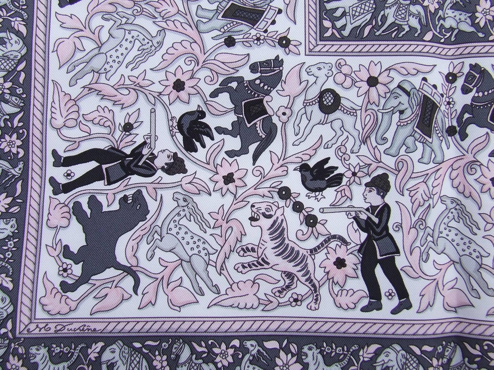 Lovely Hermès Silk Scarf Chasse en Inde Duchene White Pink Grey 90 cm 1