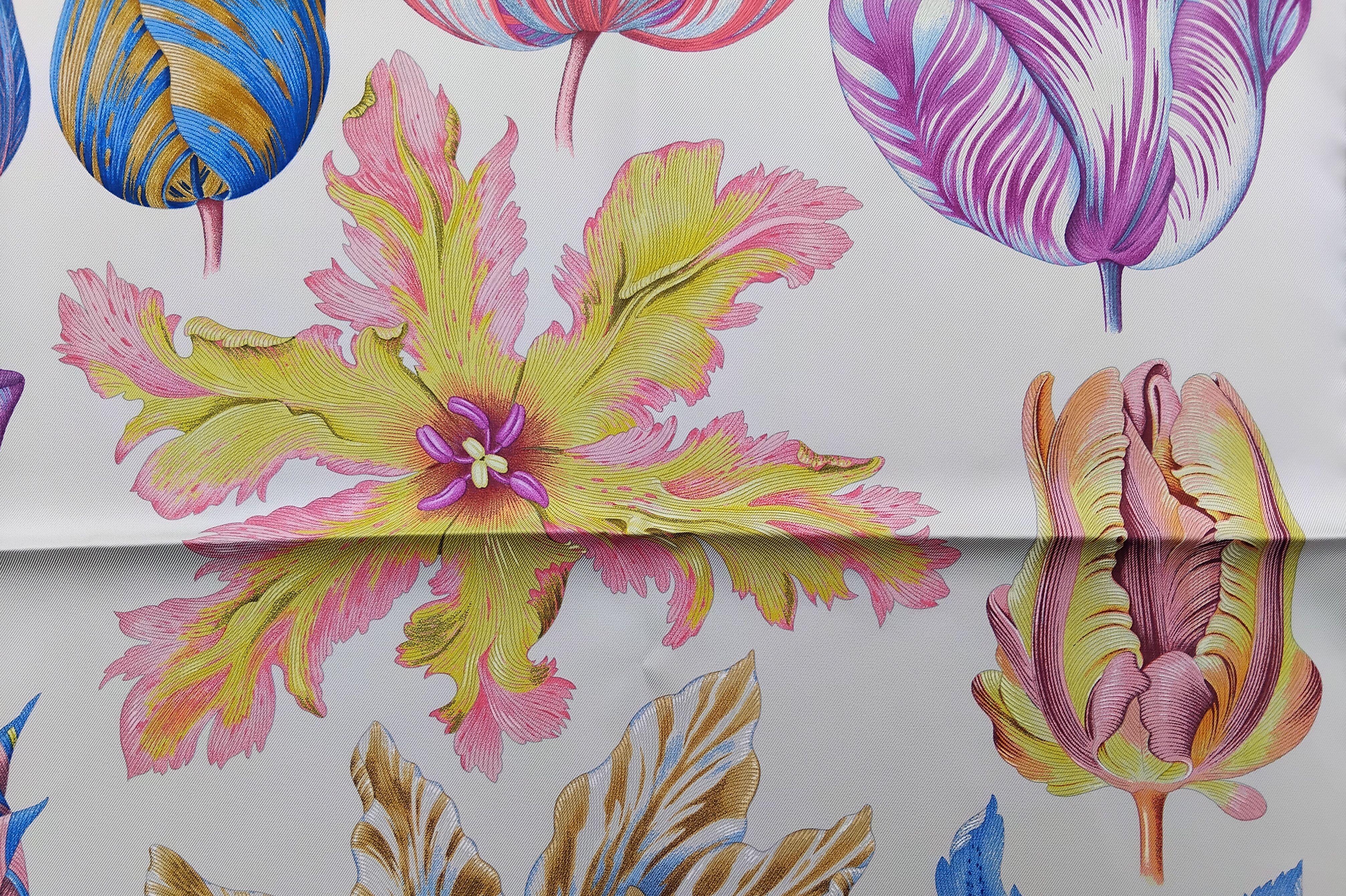 Lovely Hermès Silk Scarf Tulipomanie Tulips Flowers Print Argent 90 cm For Sale 9