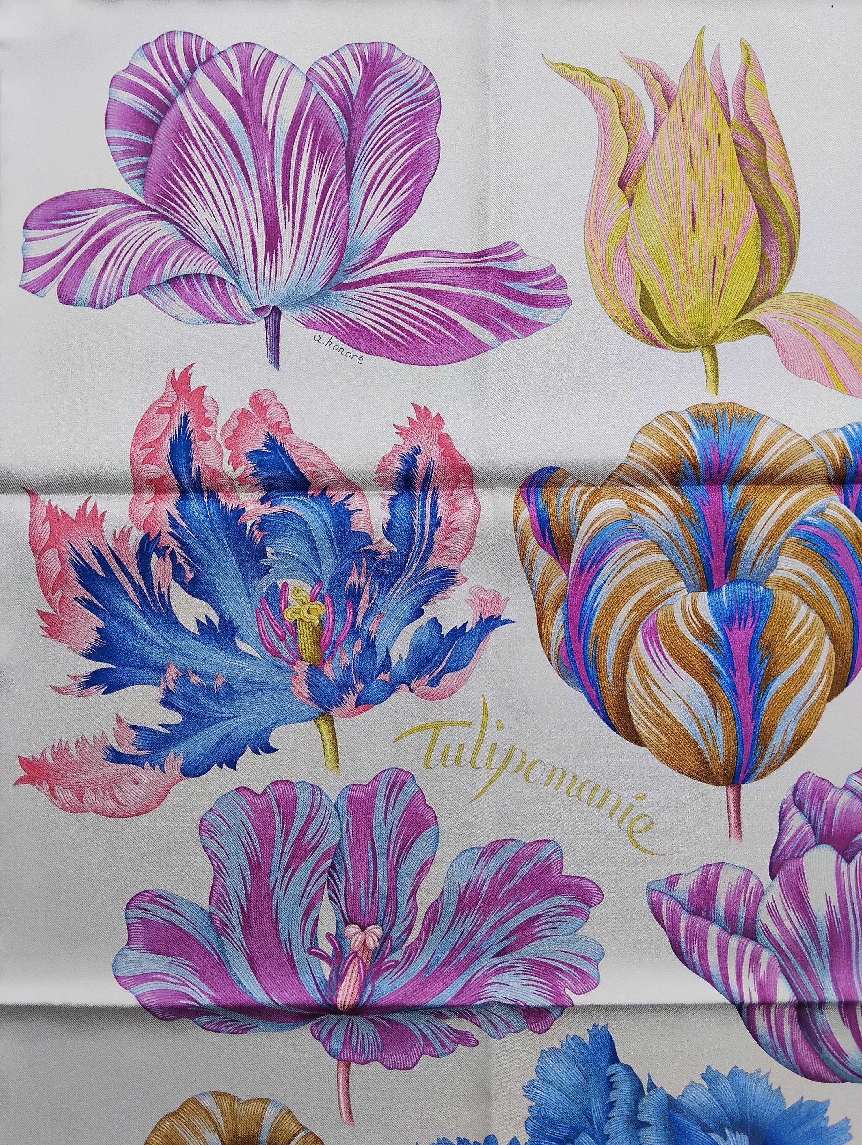 Lovely Hermès Silk Scarf Tulipomanie Tulips Flowers Print Argent 90 cm For Sale 3