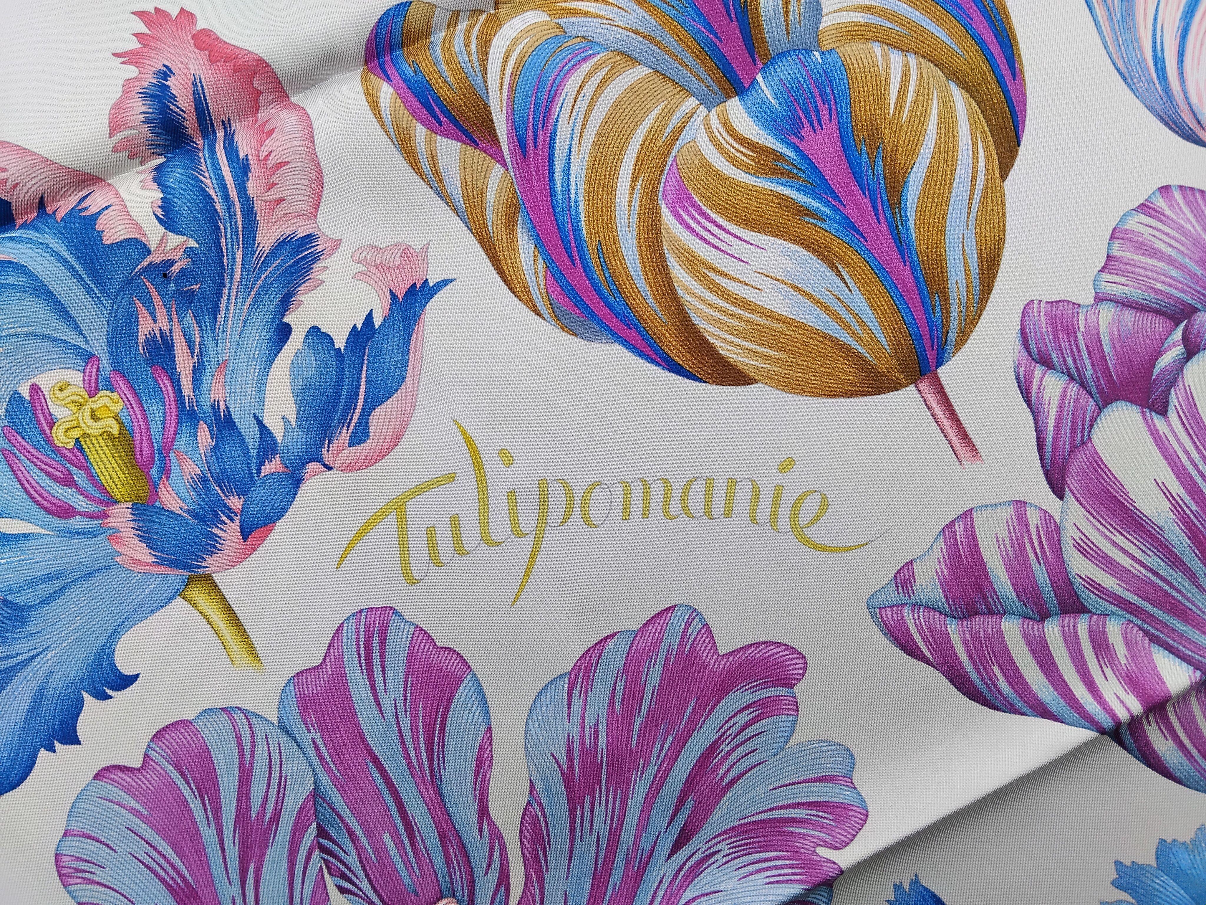 Lovely Hermès Silk Scarf Tulipomanie Tulips Flowers Print Argent 90 cm For Sale 5