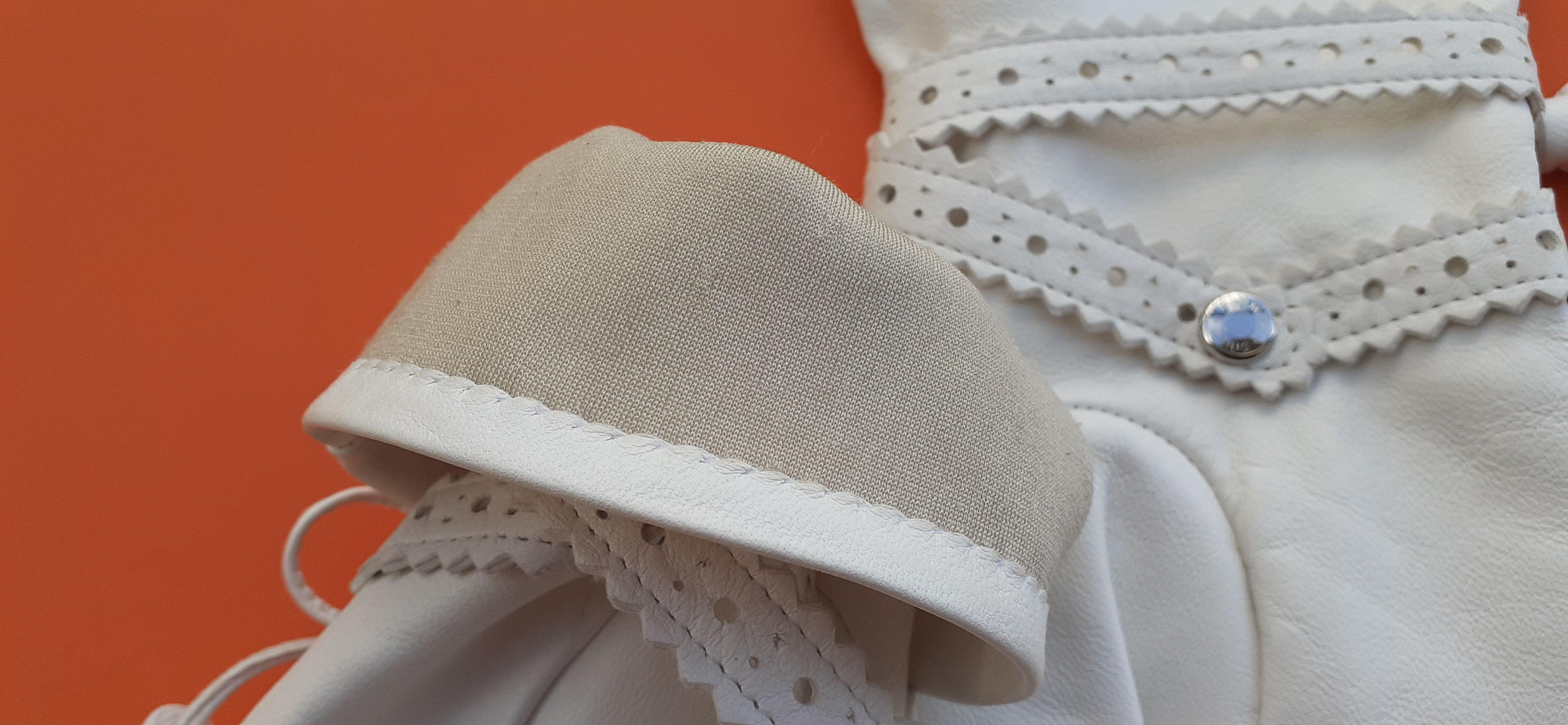 Lovely Hermès White Leather and Silk Gloves Ghillies Size 6.5 For Sale 8