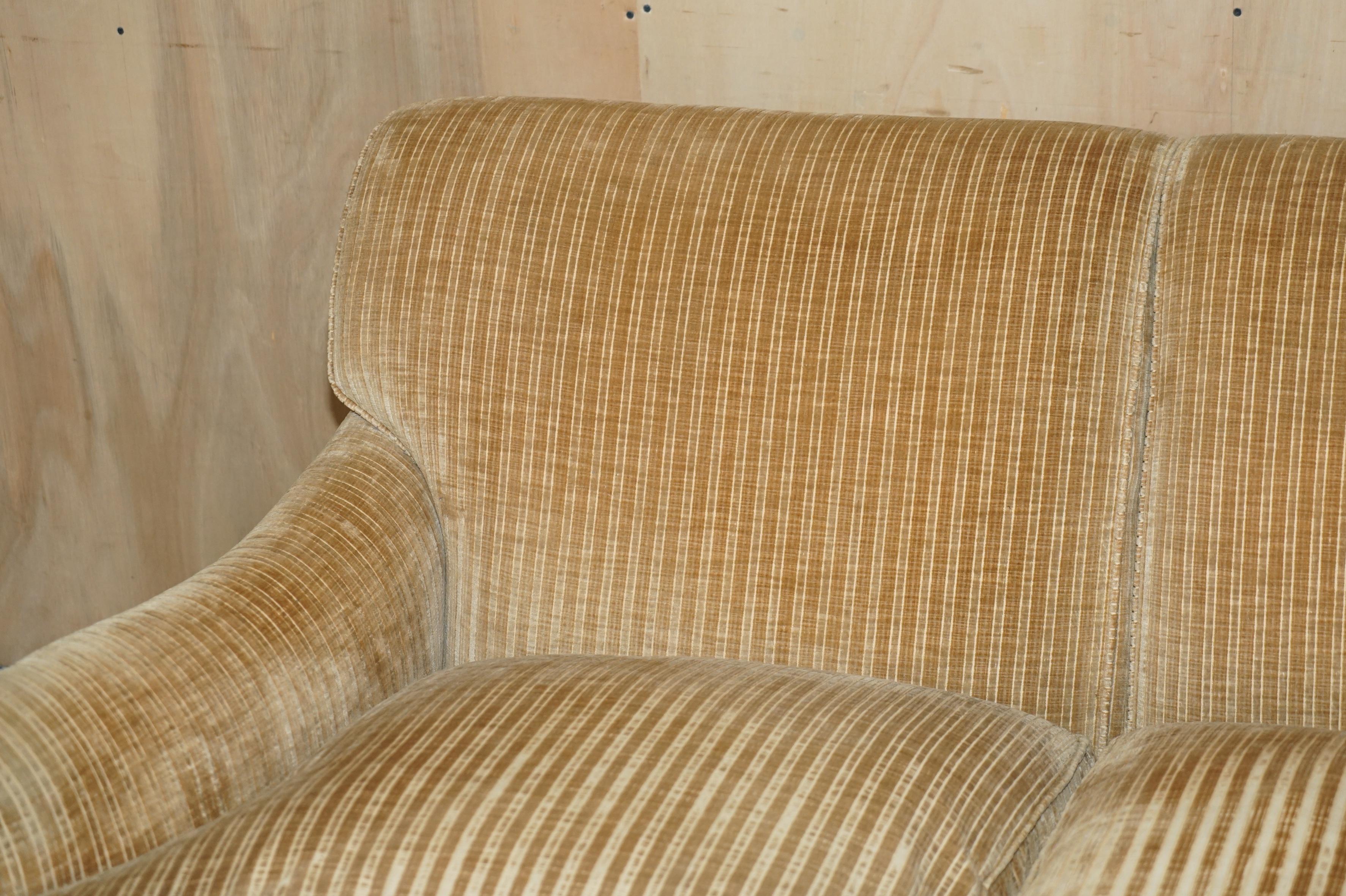 Victorian LOVELY HOWARD & SON'S / CHAIRS LTD TWO SEAT SOFA FEATHER FILLED SEAT CUSHIONs For Sale