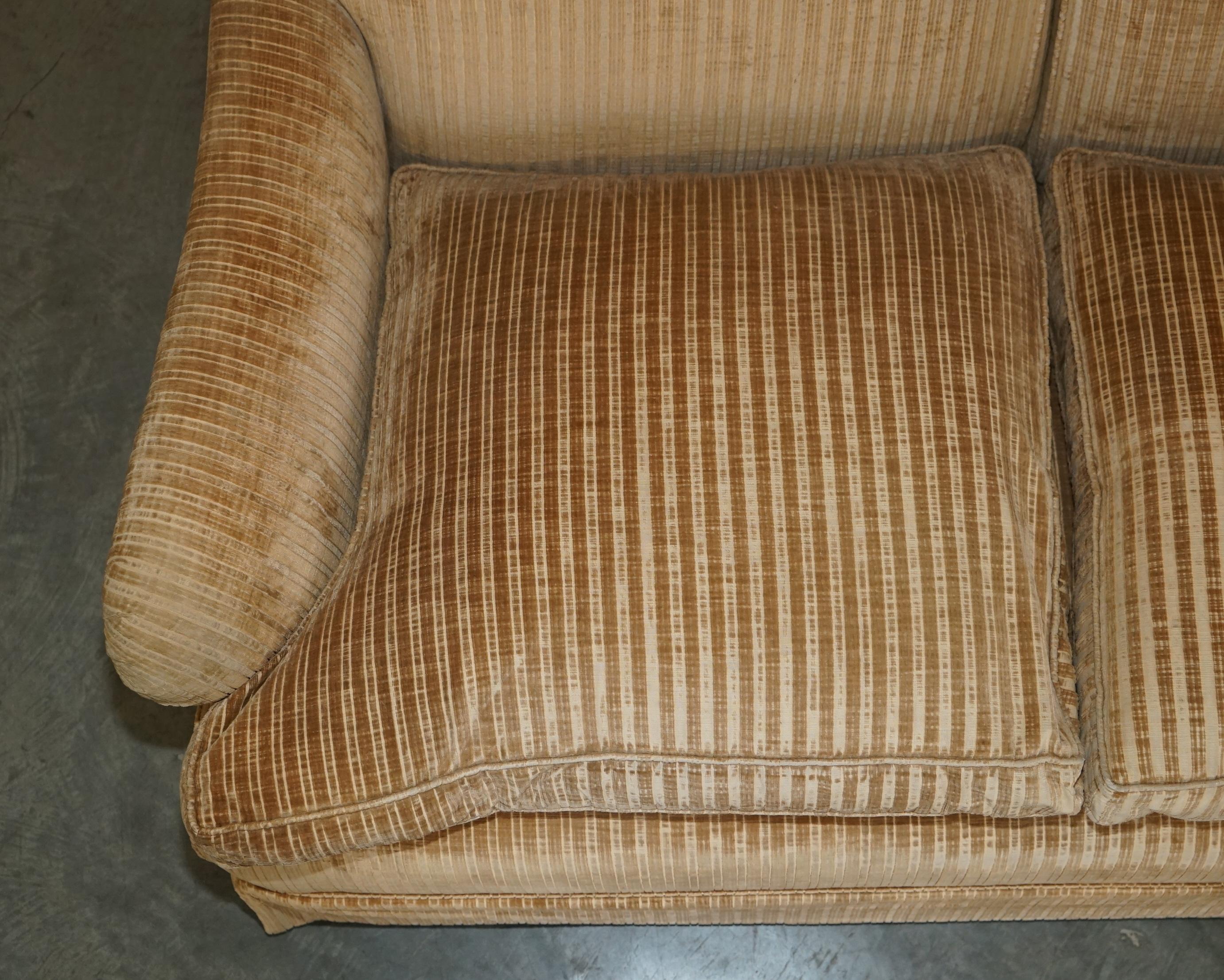 20th Century LOVELY HOWARD & SON'S / CHAIRS LTD TWO SEAT SOFA FEATHER FILLED SEAT CUSHIONs For Sale