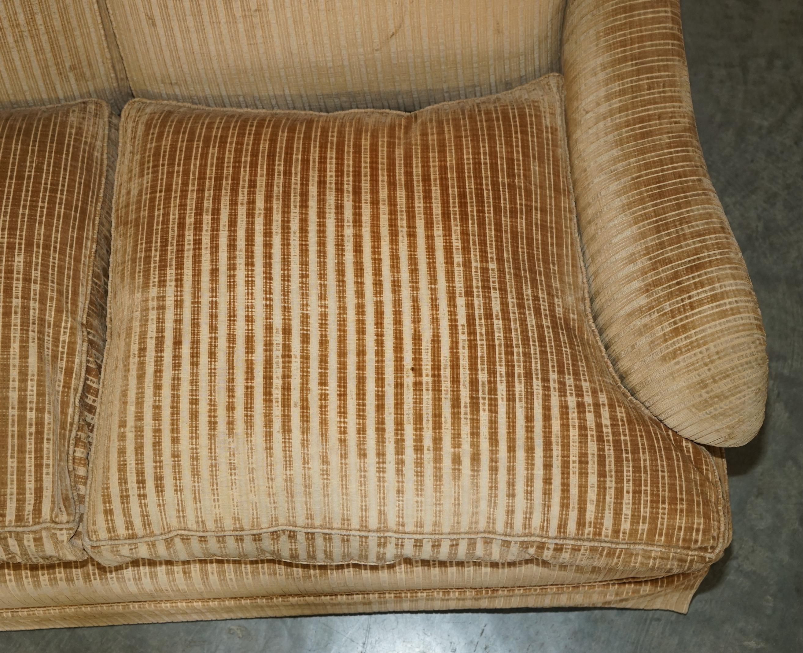 Upholstery LOVELY HOWARD & SON'S / CHAIRS LTD TWO SEAT SOFA FEATHER FILLED SEAT CUSHIONs For Sale