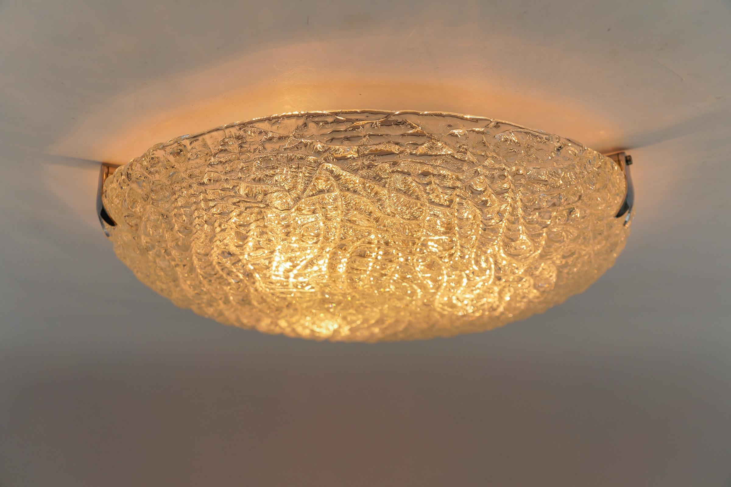 Schöne Einbaubeleuchtung aus Eisglas von Kaiser Leuchten, 1960er Jahre, Deutschland im Angebot 1
