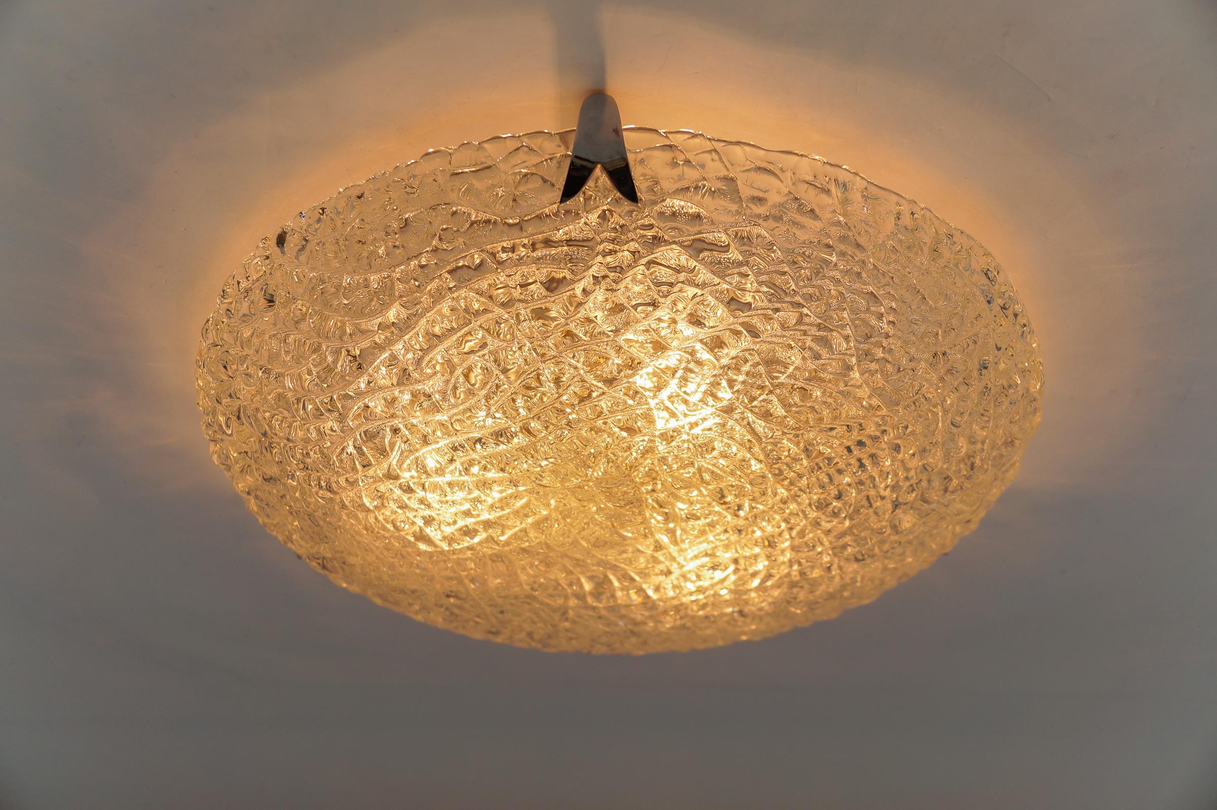 Schöne Einbaubeleuchtung aus Eisglas von Kaiser Leuchten, 1960er Jahre, Deutschland im Angebot 2