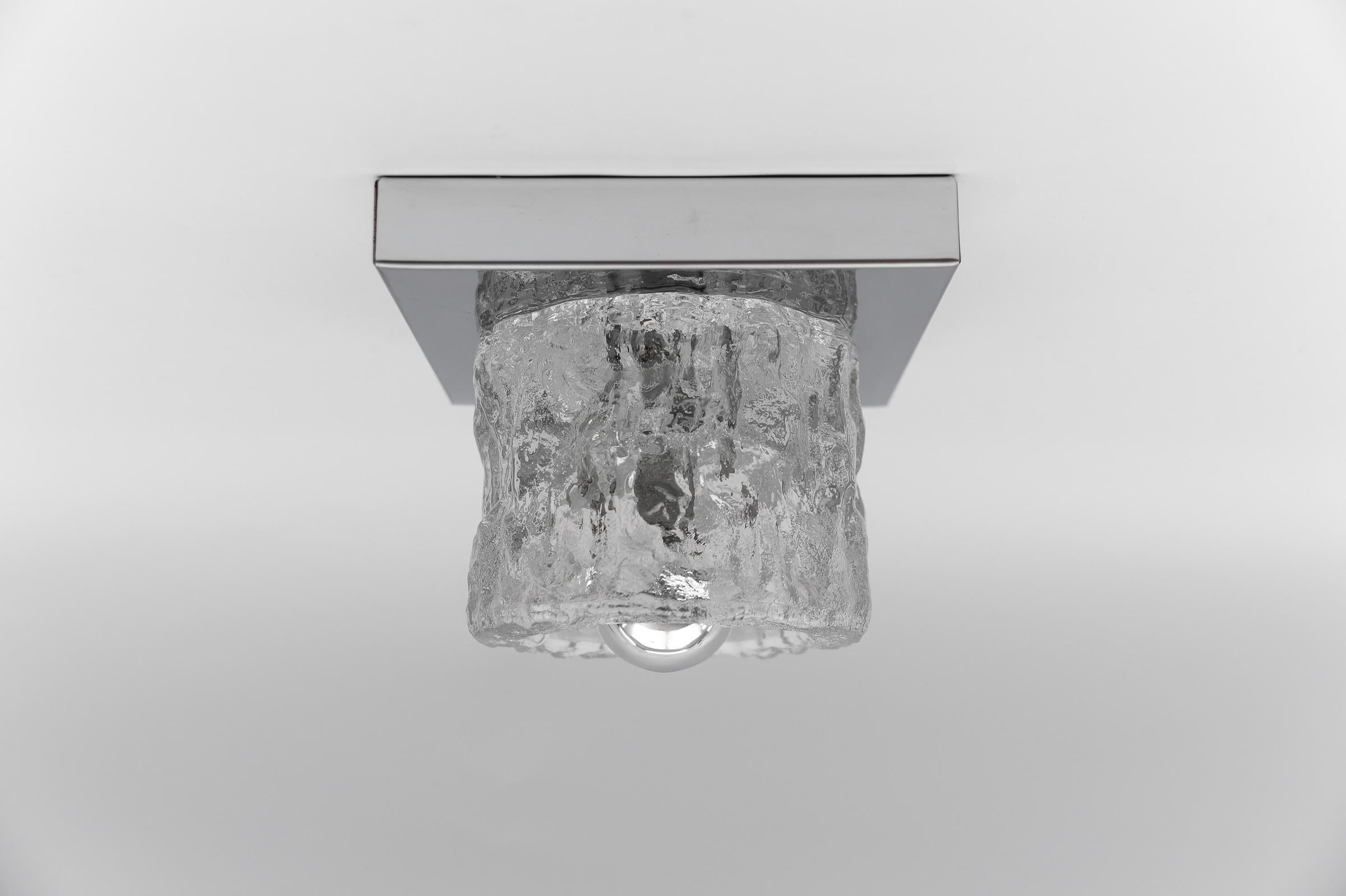 Lovely Ice Glass Wall or Ceiling Light by Peil & Putzler, Germany 1960s In Good Condition For Sale In Nürnberg, Bayern