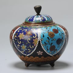 Ravissants vases à fleurs en émail cloisonné de l'époque Meiji 1868-1912