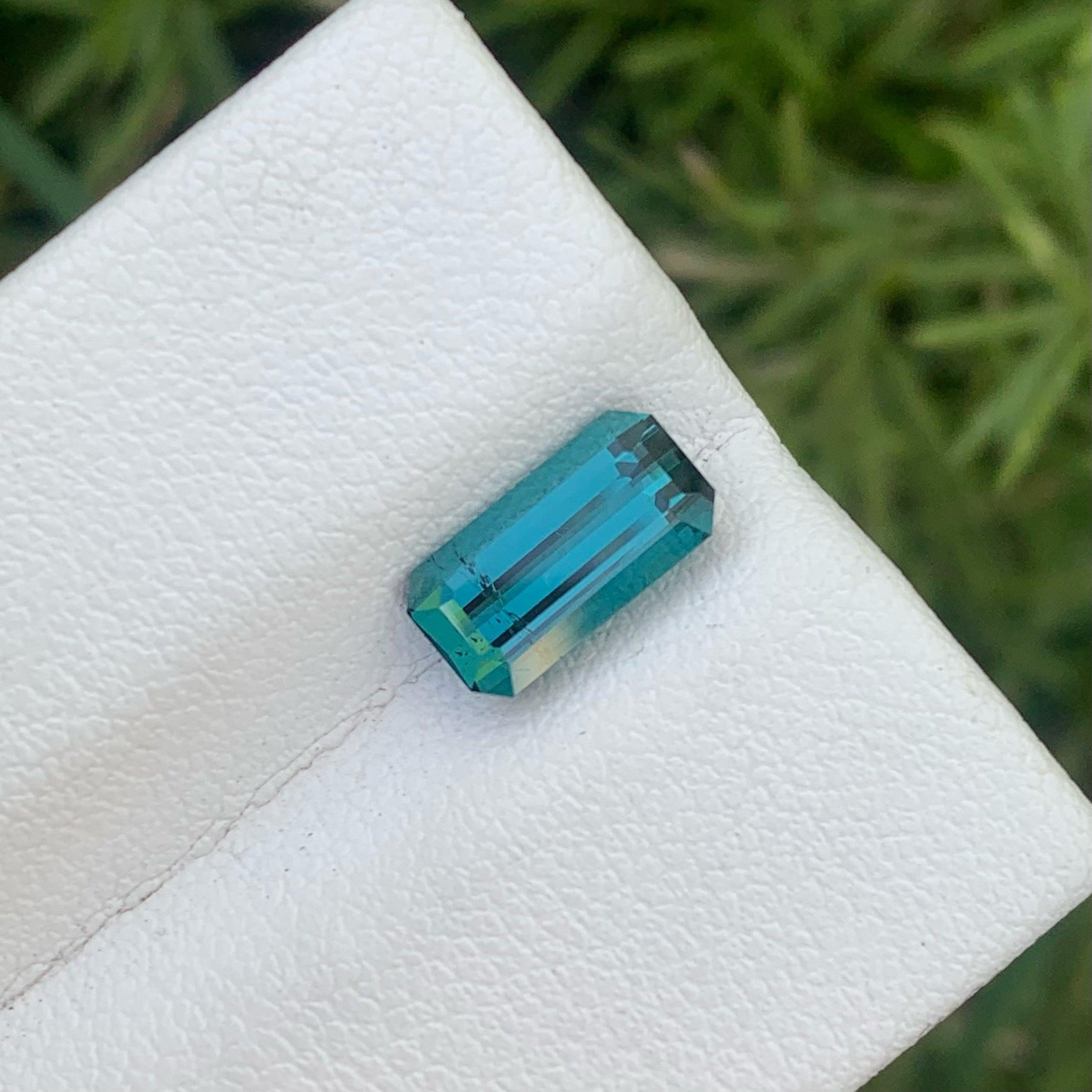 Jolie tourmaline indicolite pierre précieuse non sertie de 1,50 carat Finegems Unisexe en vente