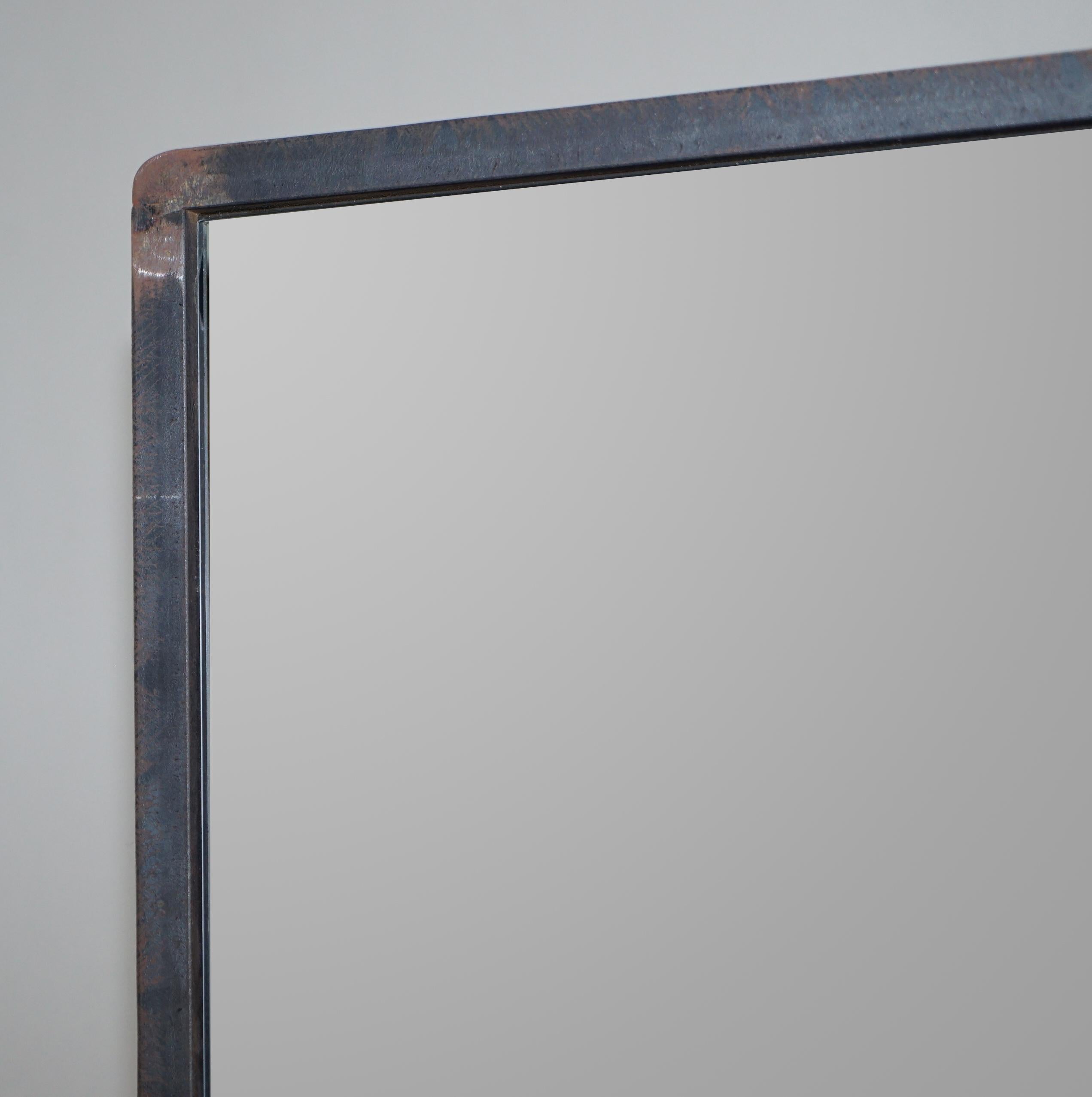 Zweiseitiger, doppelseitiger, ovaler Standspiegel mit Stahlrahmen, wunderschön industriell gerahmt 6