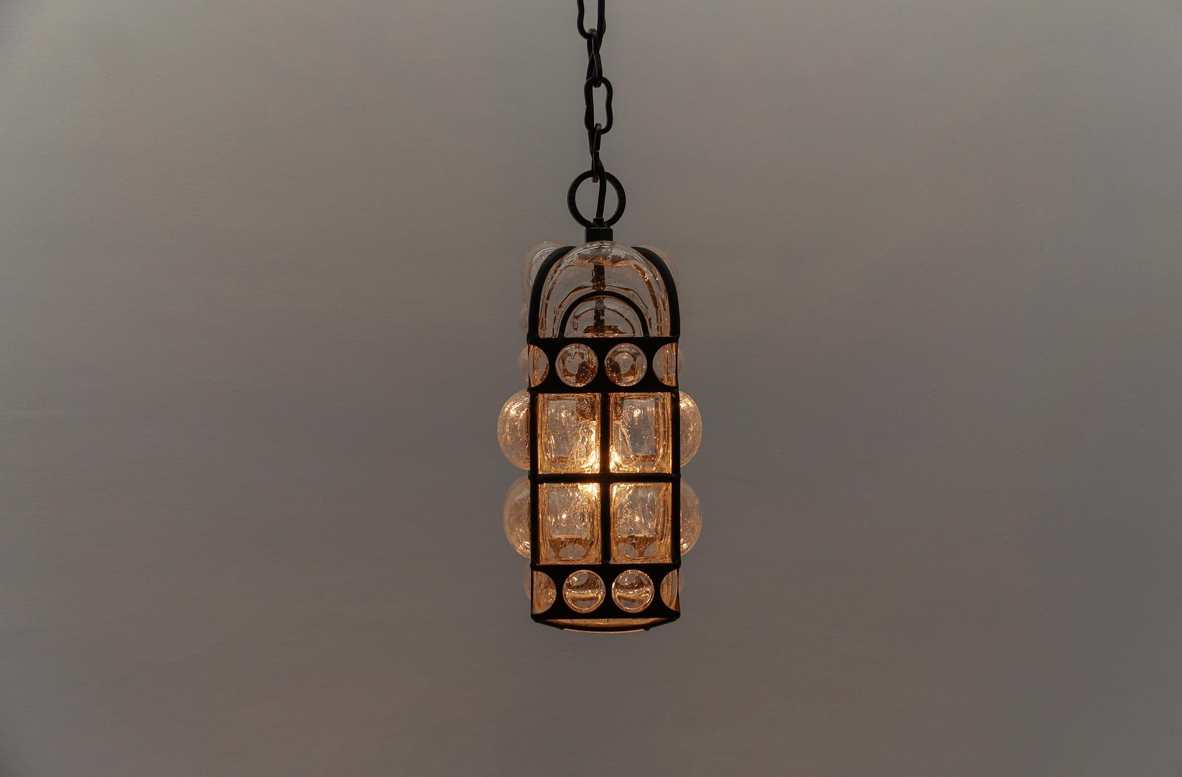 Mid-Century moderno Graziosa lampada da soffitto in ferro e vetro trasparente di Helena Tynell, Germania, anni '60 in vendita