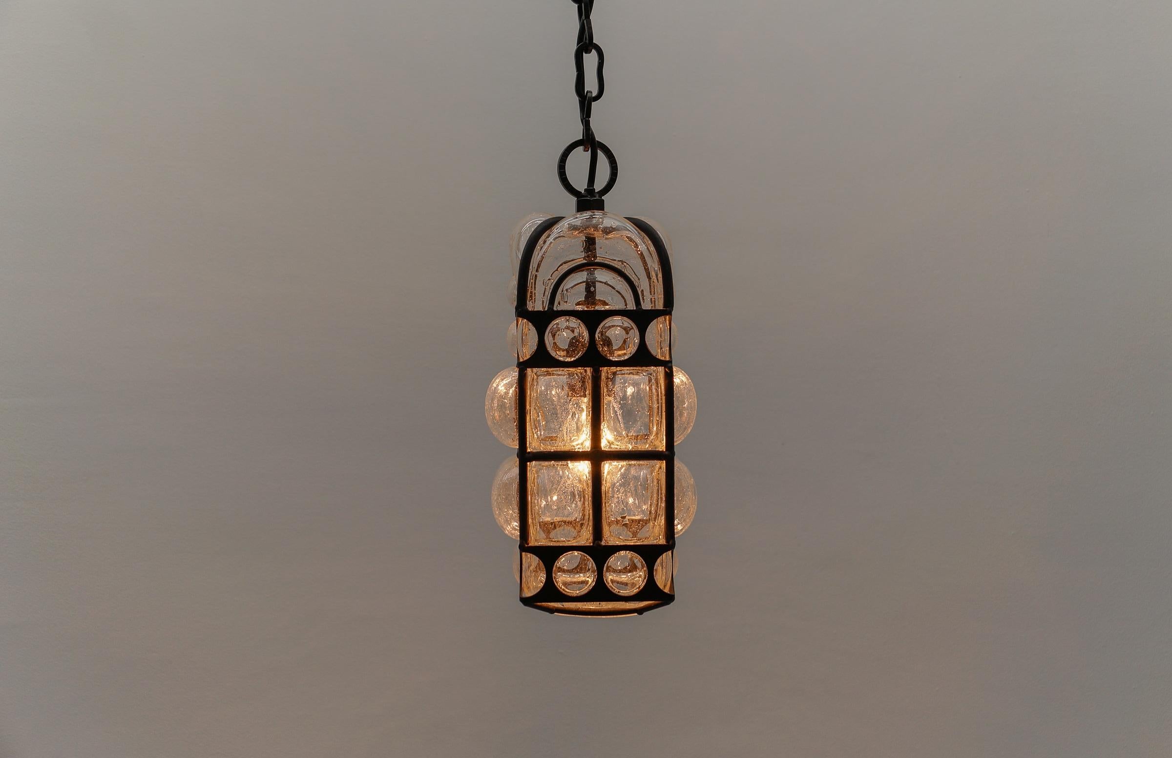 Graziosa lampada da soffitto in ferro e vetro trasparente di Helena Tynell, Germania, anni '60 In condizioni buone in vendita a Nürnberg, Bayern