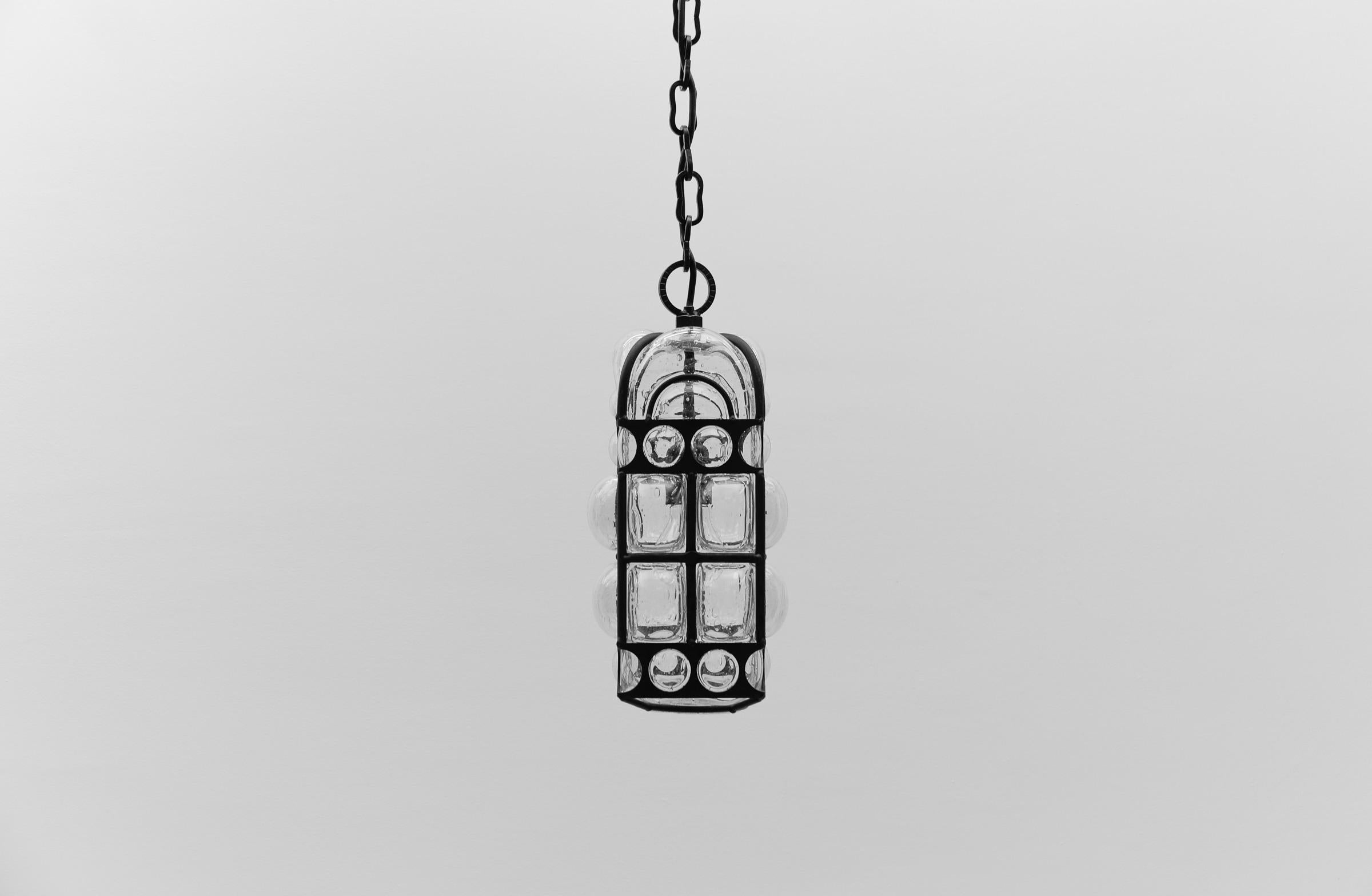 Metà XX secolo Graziosa lampada da soffitto in ferro e vetro trasparente di Helena Tynell, Germania, anni '60 in vendita