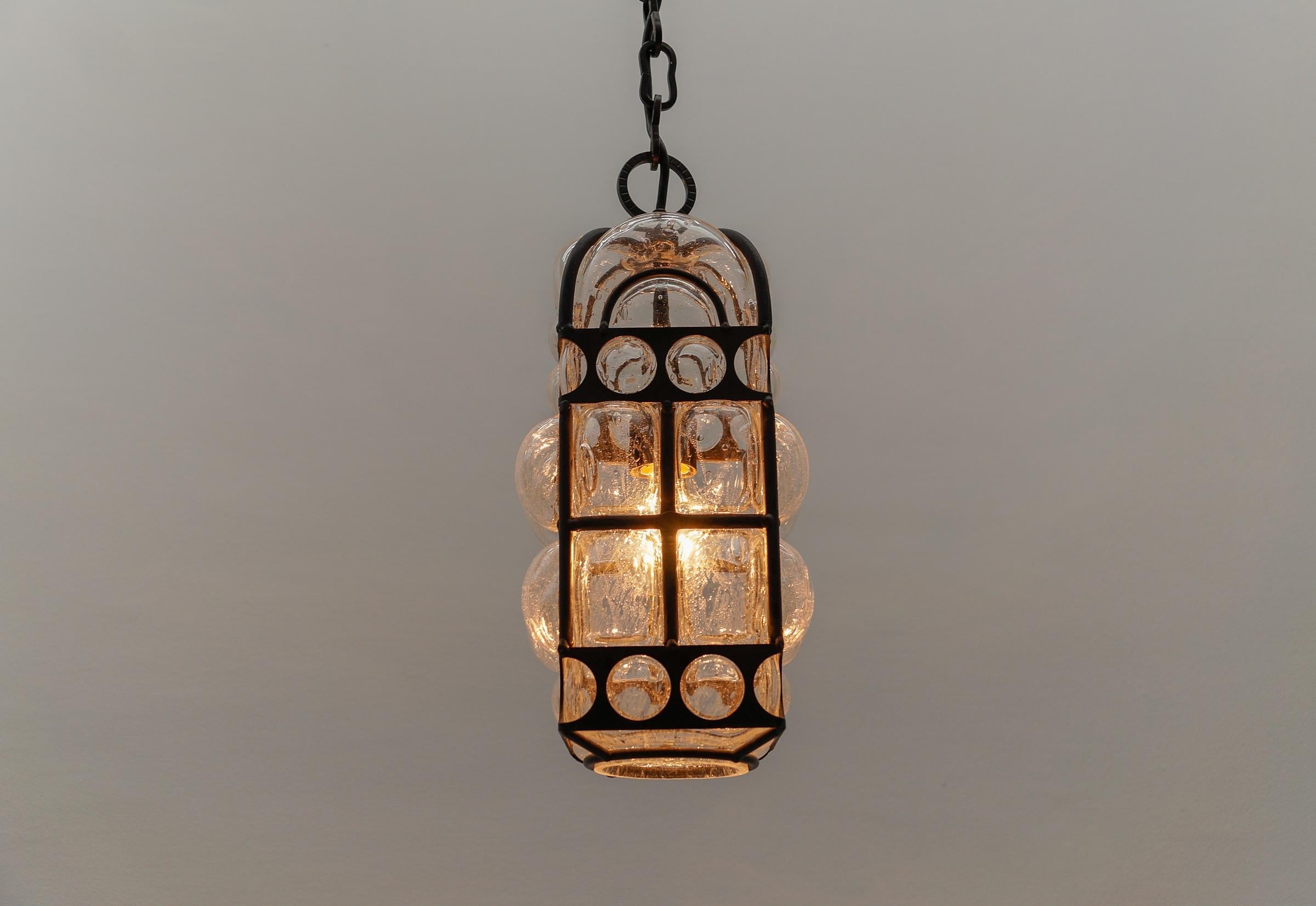 Vetro Graziosa lampada da soffitto in ferro e vetro trasparente di Helena Tynell, Germania, anni '60 in vendita