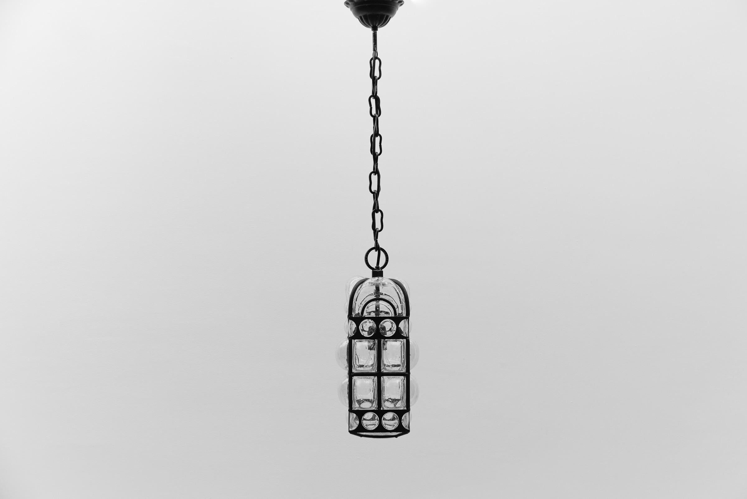 Graziosa lampada da soffitto in ferro e vetro trasparente di Helena Tynell, Germania, anni '60 in vendita 1