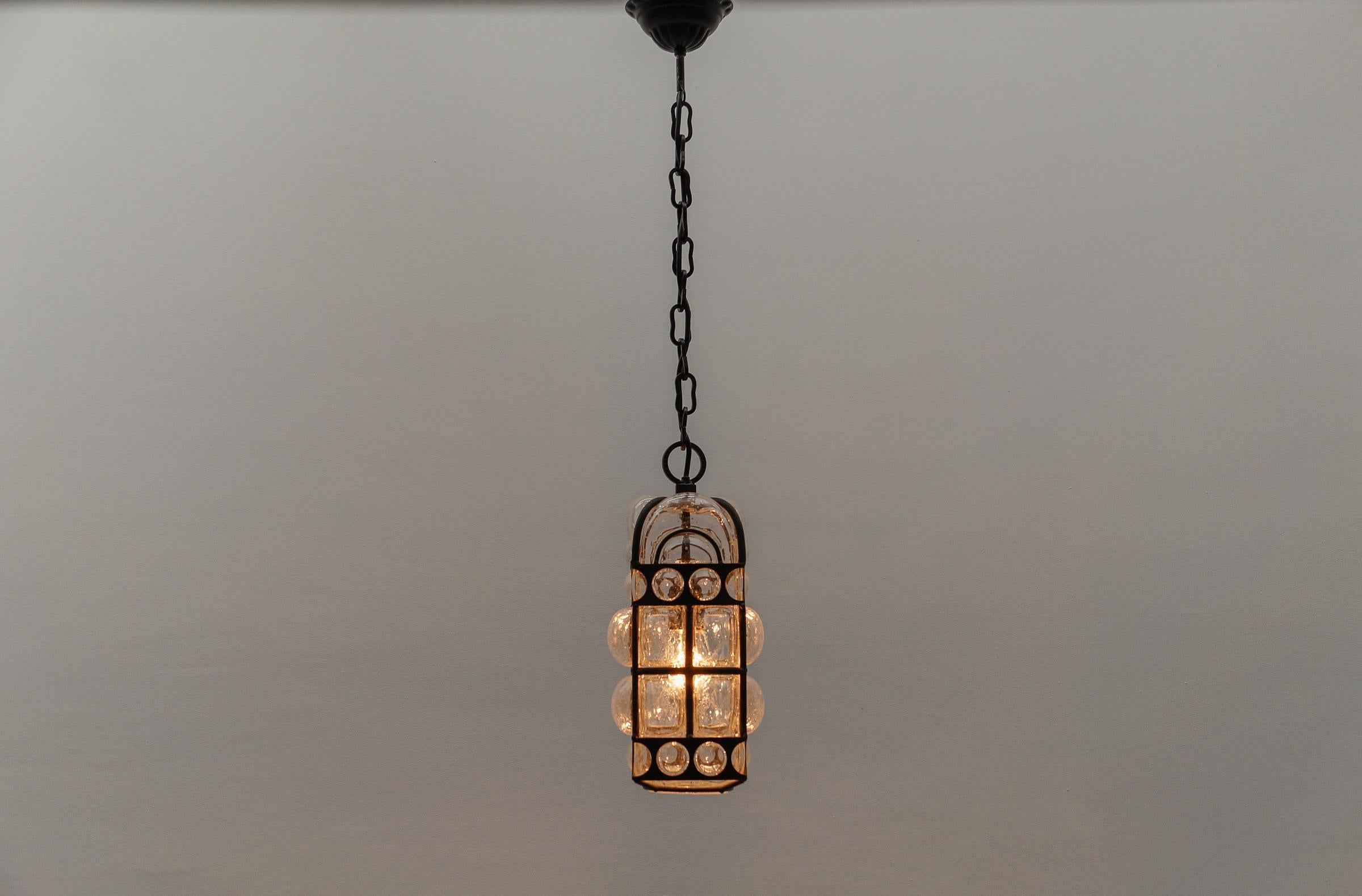 Graziosa lampada da soffitto in ferro e vetro trasparente di Helena Tynell, Germania, anni '60 in vendita 2