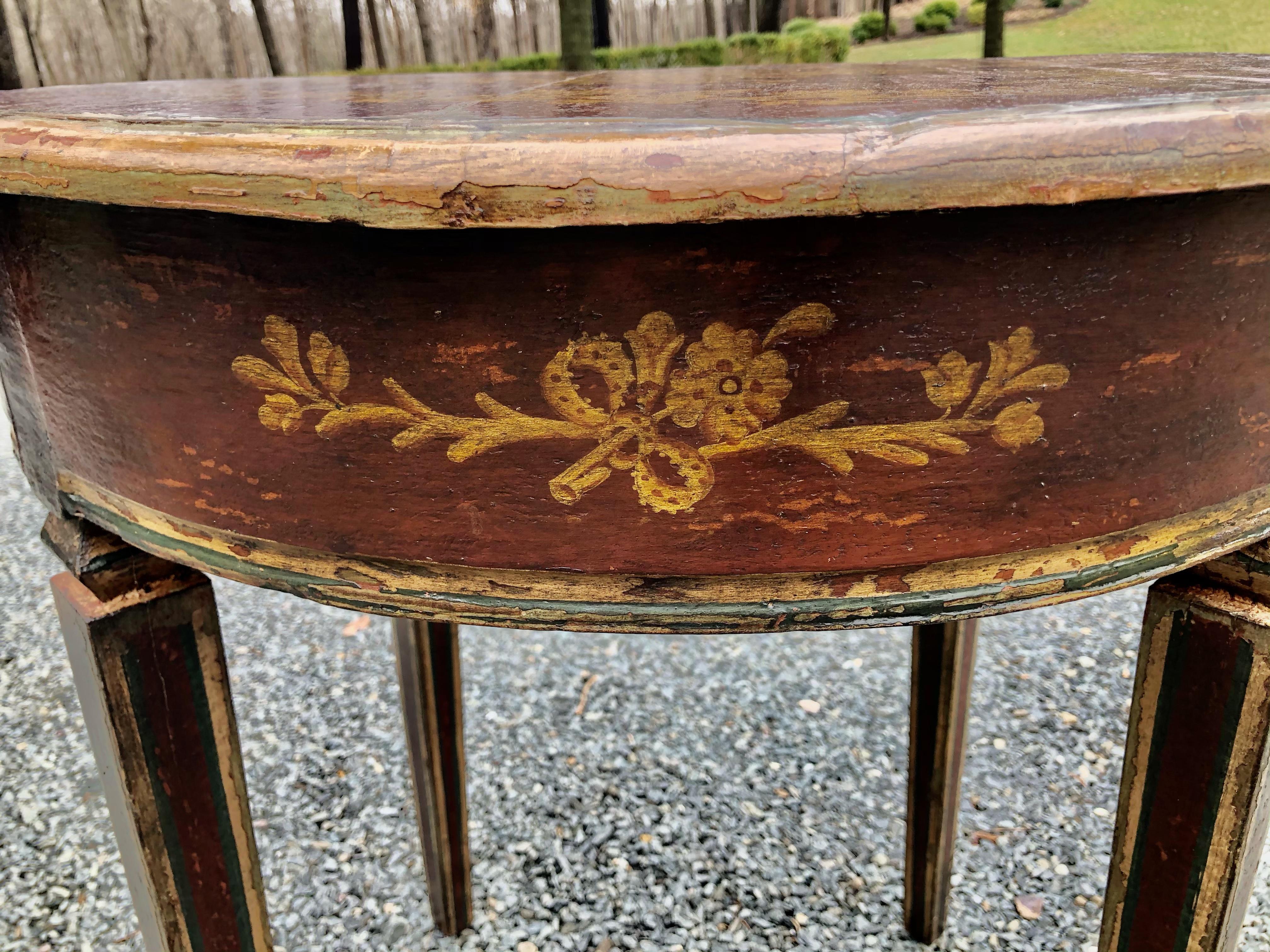 North American Lovely Italian Country Round Painted & Distressed Side Table For Sale