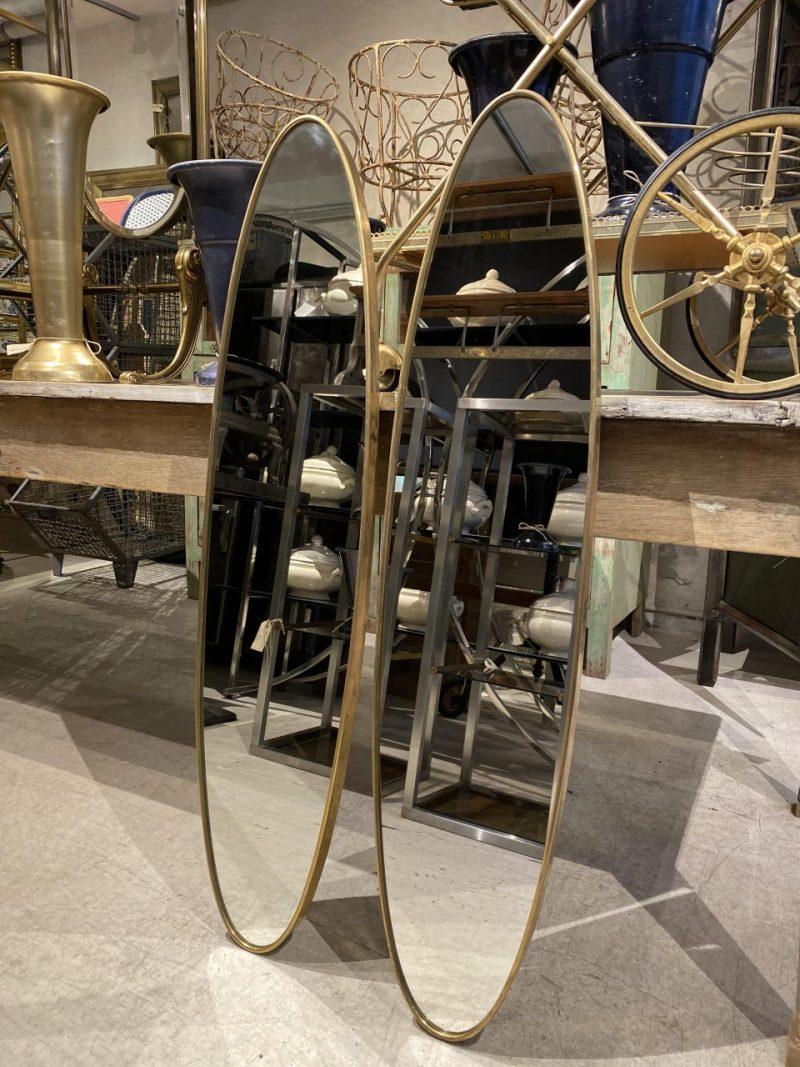 Lovely Italian Mid-Century Oval Brass Mirror For Sale 2