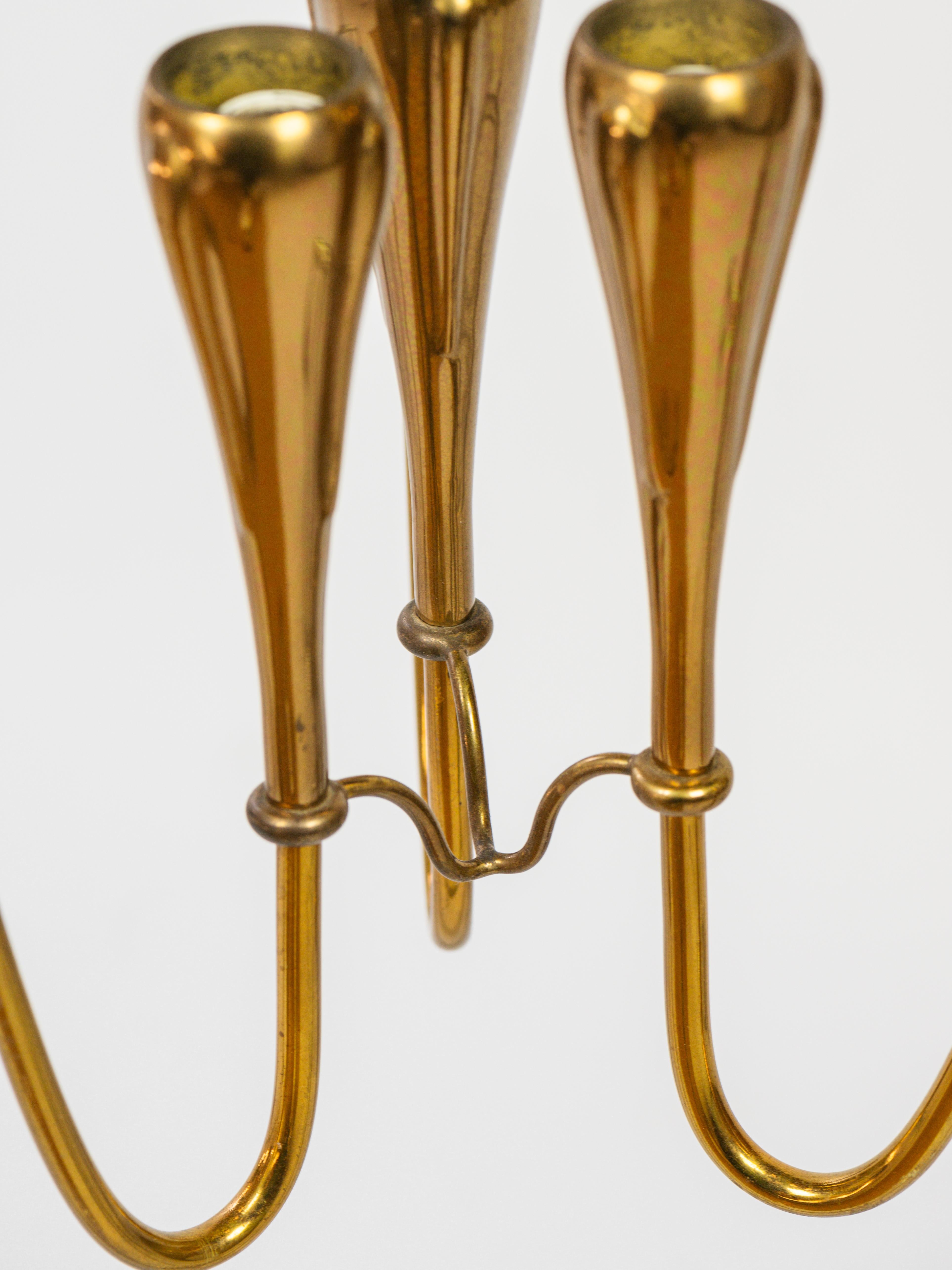 Brass Lovely italian pendant light in brass and glass For Sale