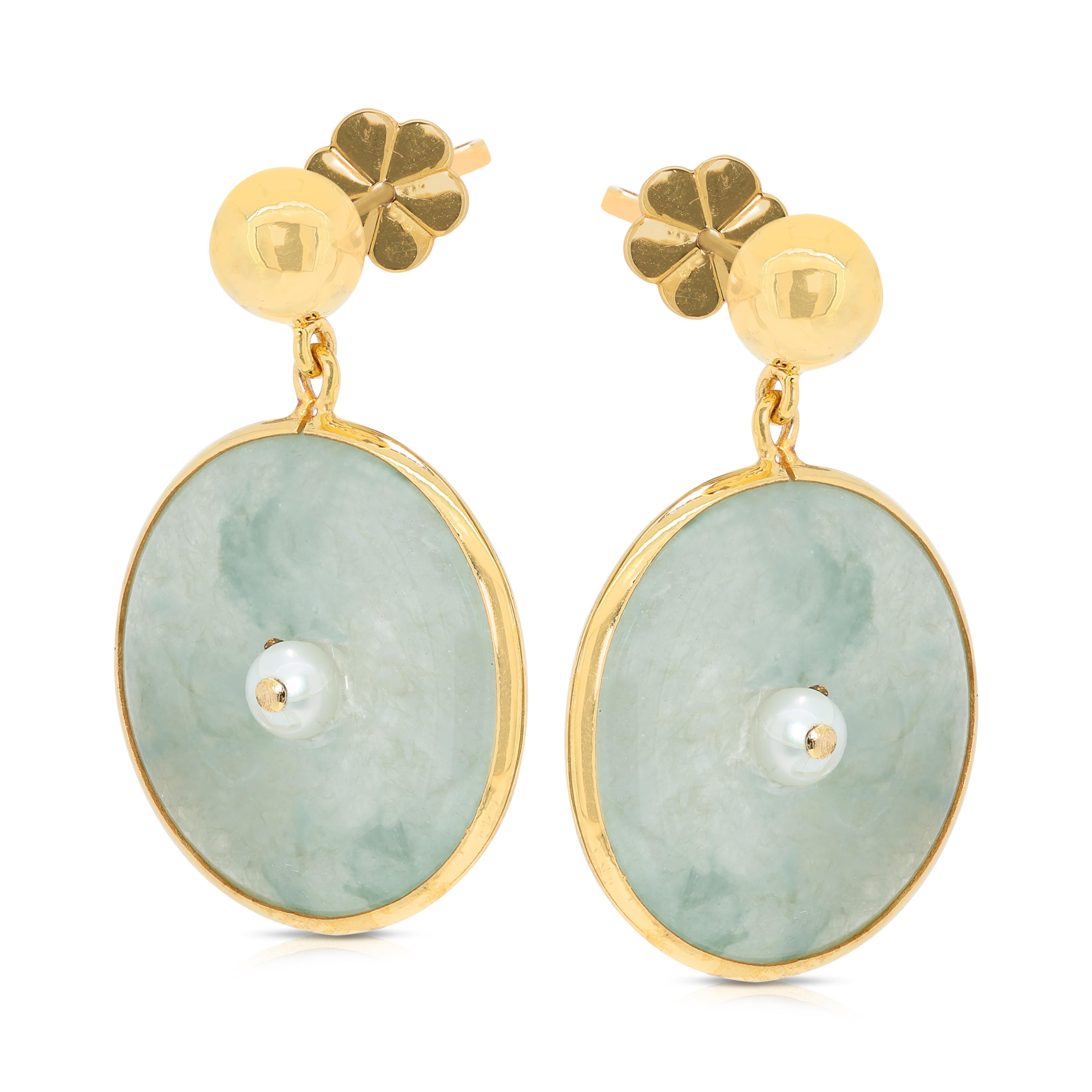 Round Cut Lovely Jade Circular Earrings in 18K Yellow Gold For Sale