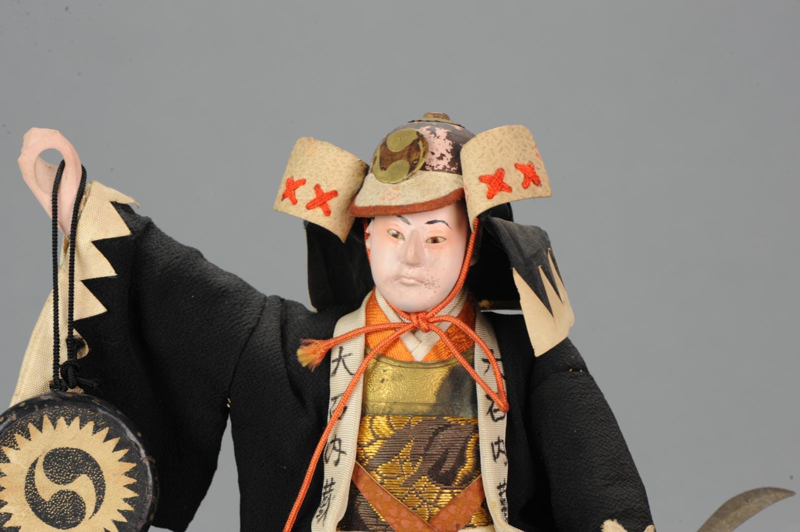 Schöne japanische Ningyo-Puppe, Tanaka-Puppe, Samurai-Krieger, 19.-20. Jahrhundert im Zustand „Relativ gut“ im Angebot in Amsterdam, Noord Holland