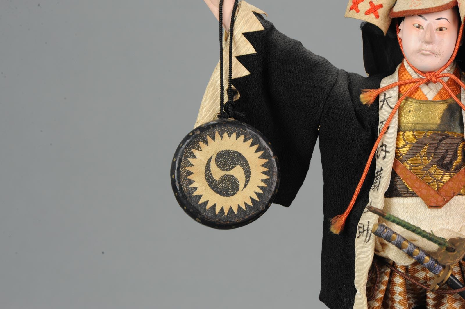 Schöne japanische Ningyo-Puppe, Tanaka-Puppe, Samurai-Krieger, 19.-20. Jahrhundert (Stoff) im Angebot