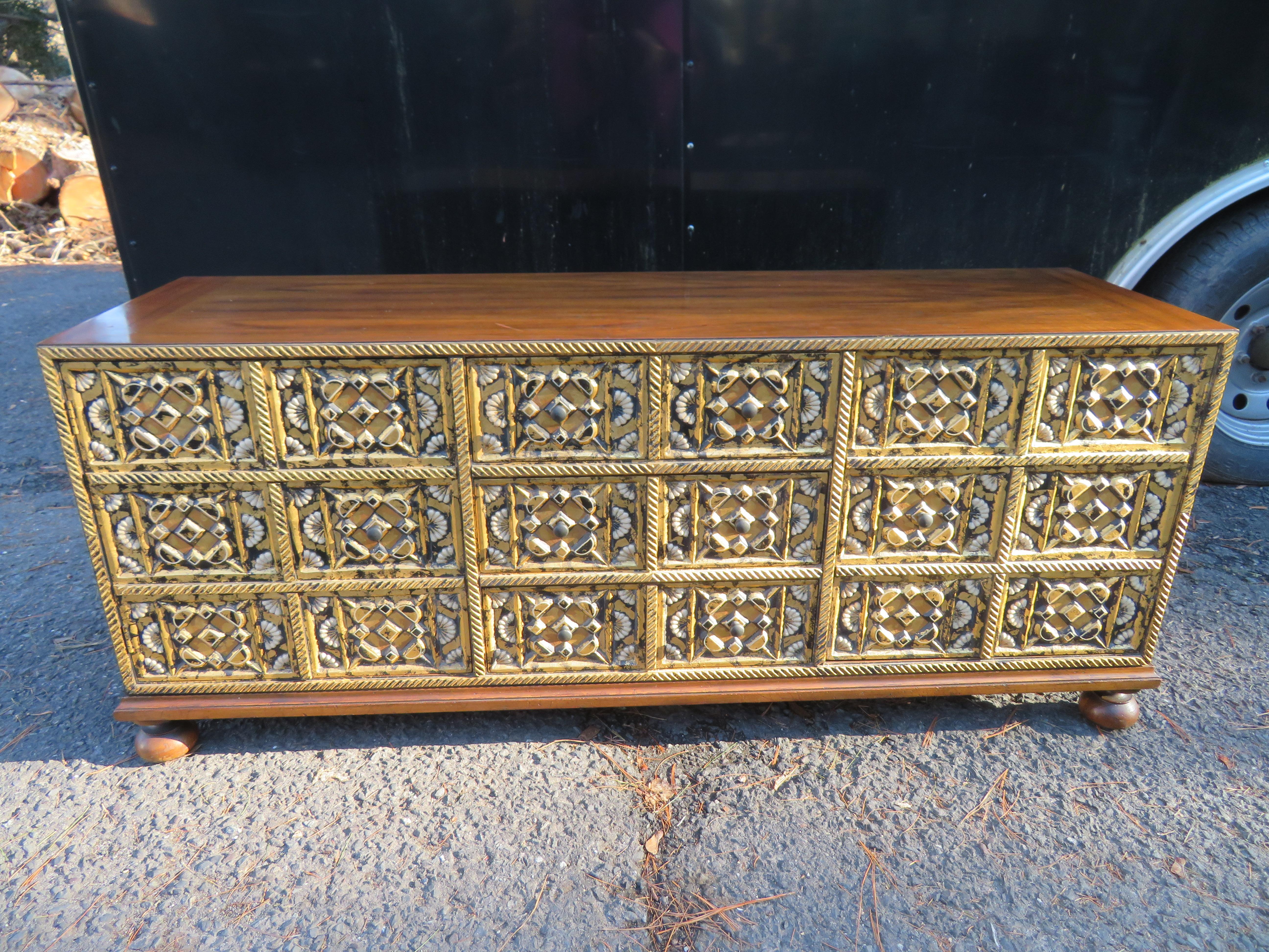 Lovely John Widdicomb Mahogany Gold Gilt 3 Drawer Mediterranean Petite Credenza For Sale 7