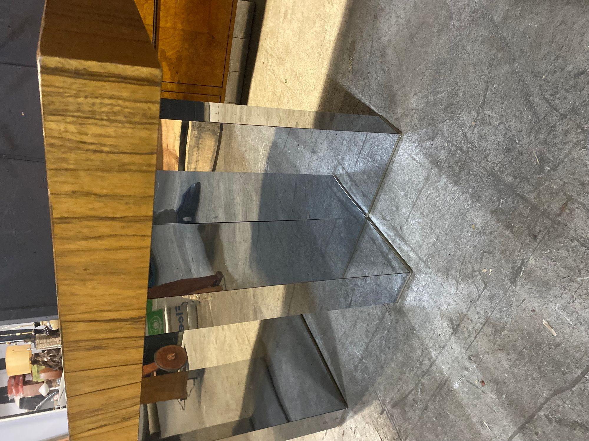 Preciosa Mesa de Comedor de Madera Lacada Base Cruciforme de Acero Pulido en venta 3