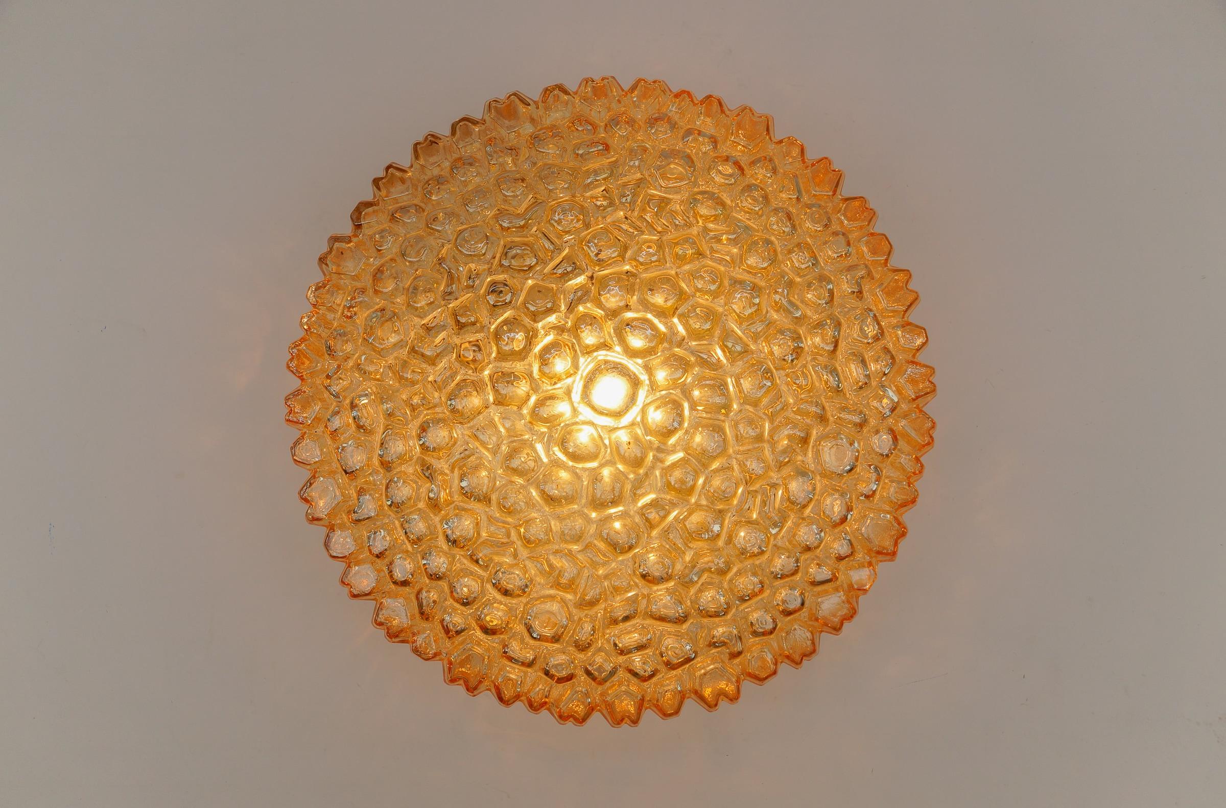 Mid-Century moderno Bella lampada da incasso a bolle di vetro ambrato di Helena Tynell per Limburg, G