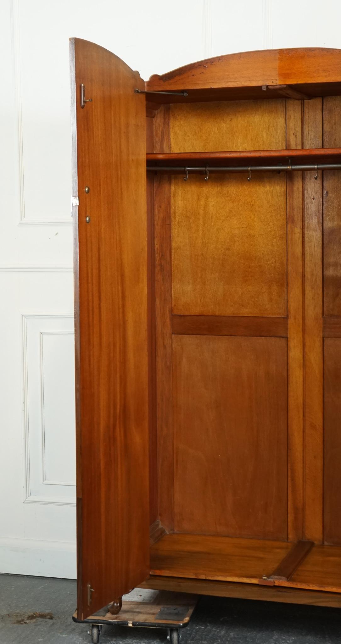 LOVELY LARGE ART DECO BURR WALNUT WARDROBe in vendita 3
