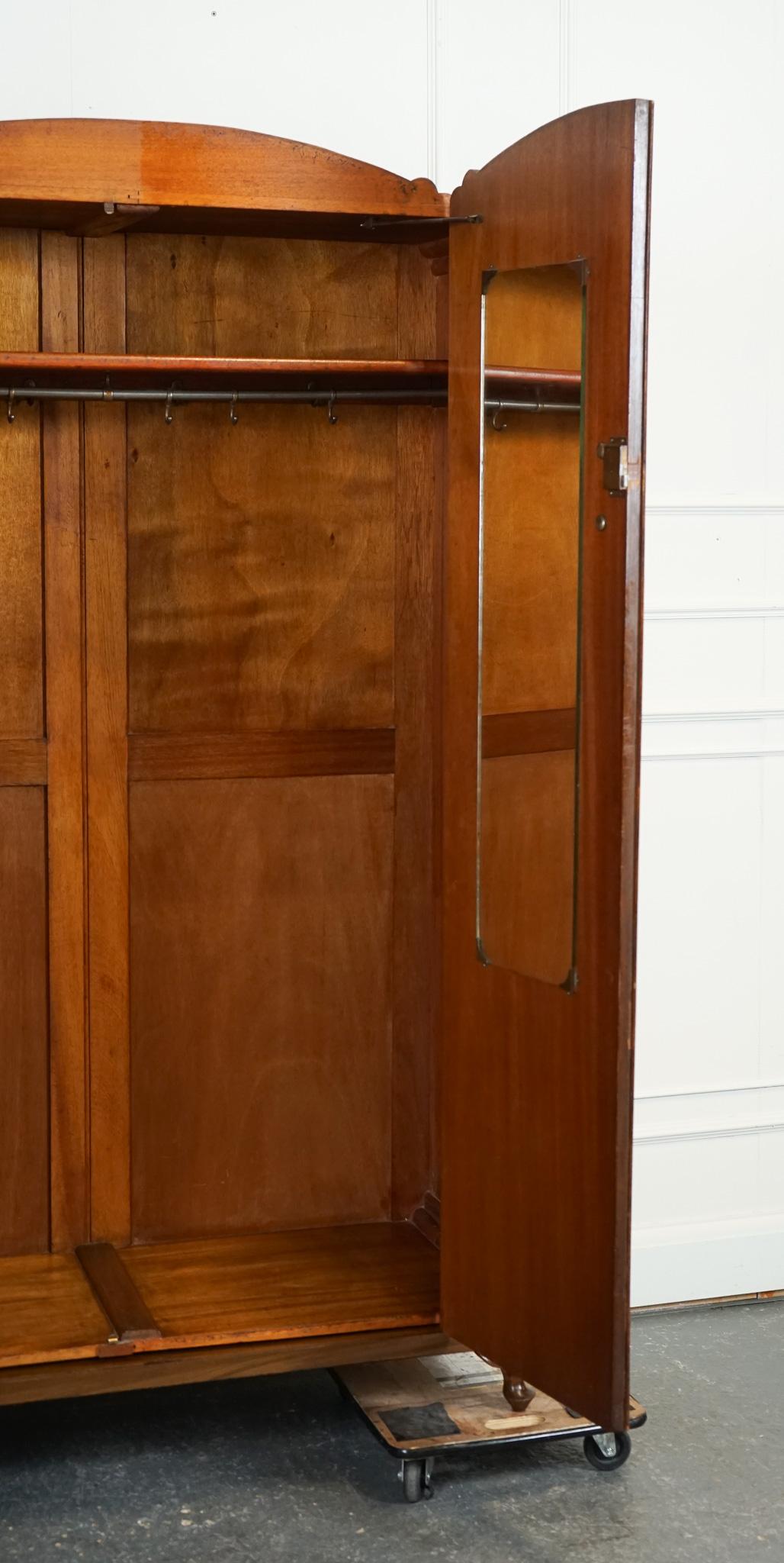 LOVELY LARGE ART DECO BURR WALNUT WARDROBe in vendita 4