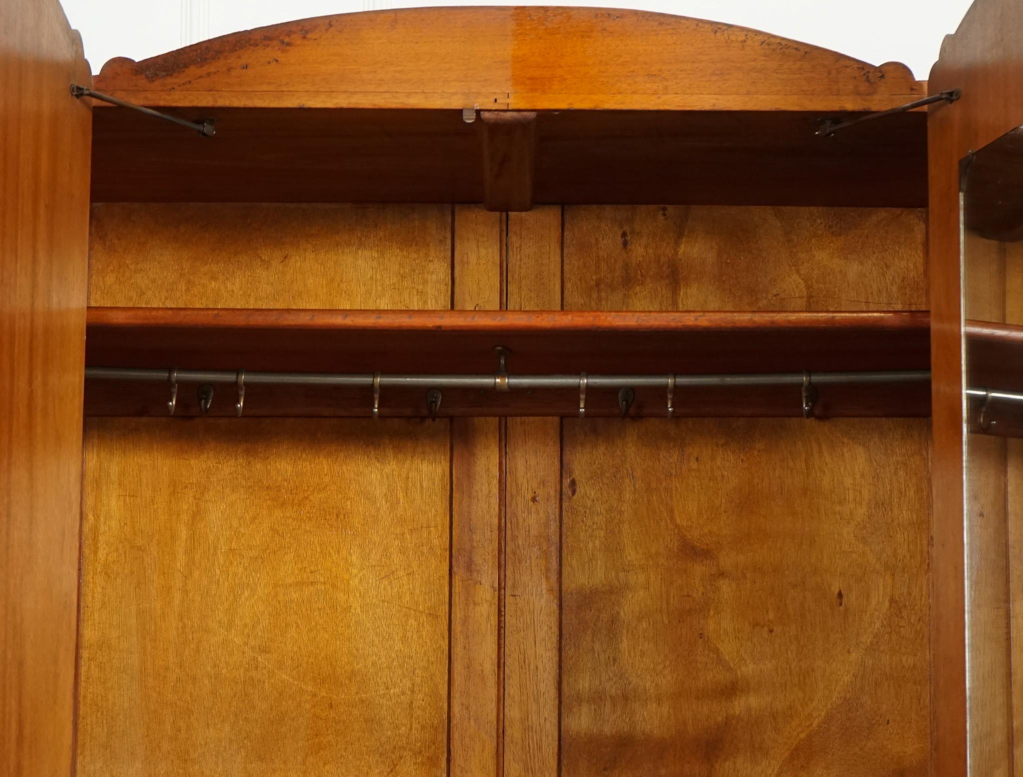 LOVELY LARGE ART DECO BURR WALNUT WARDROBe in vendita 5