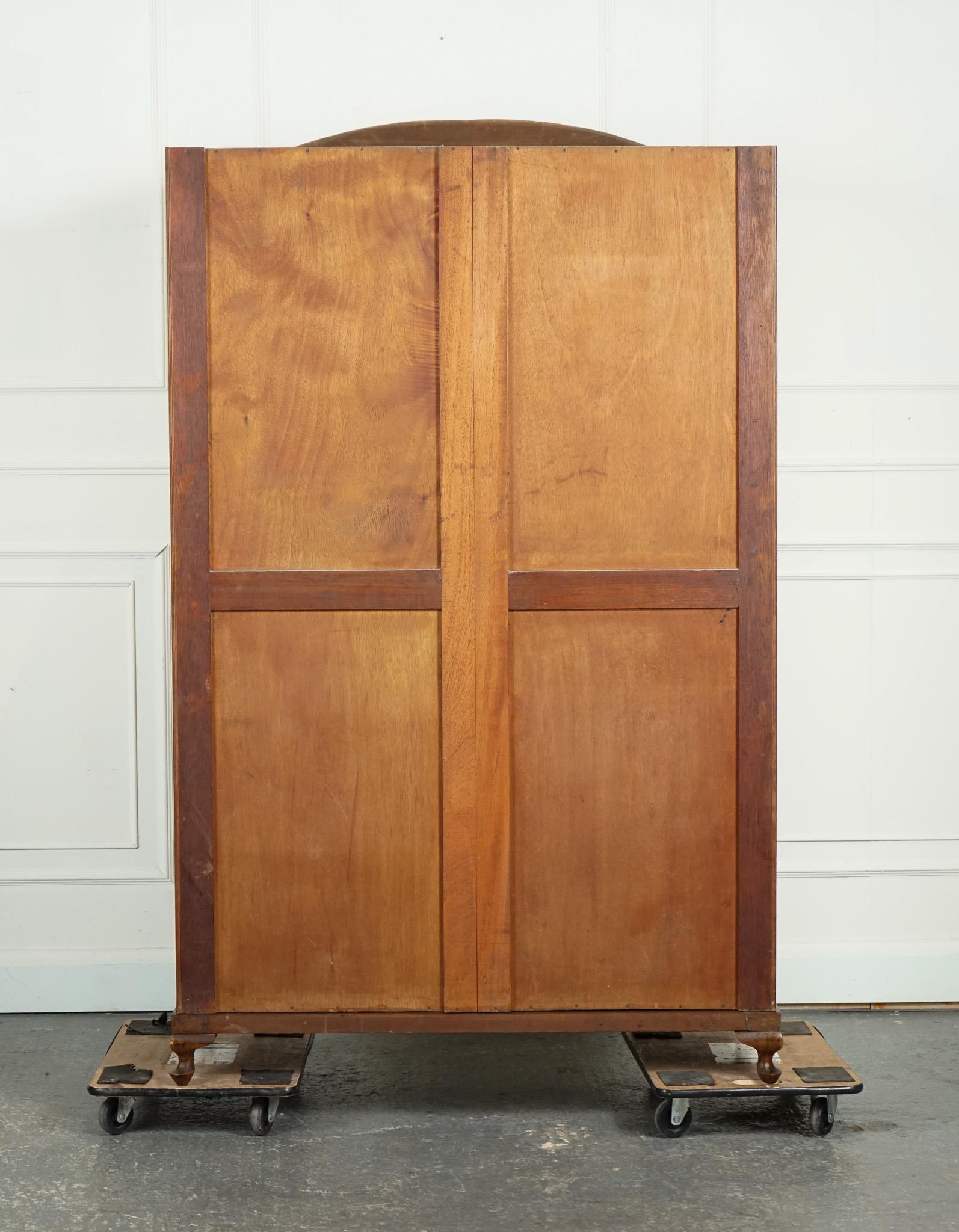 LOVELY LARGE ART DECO BURR WALNUT WARDROBe in vendita 7