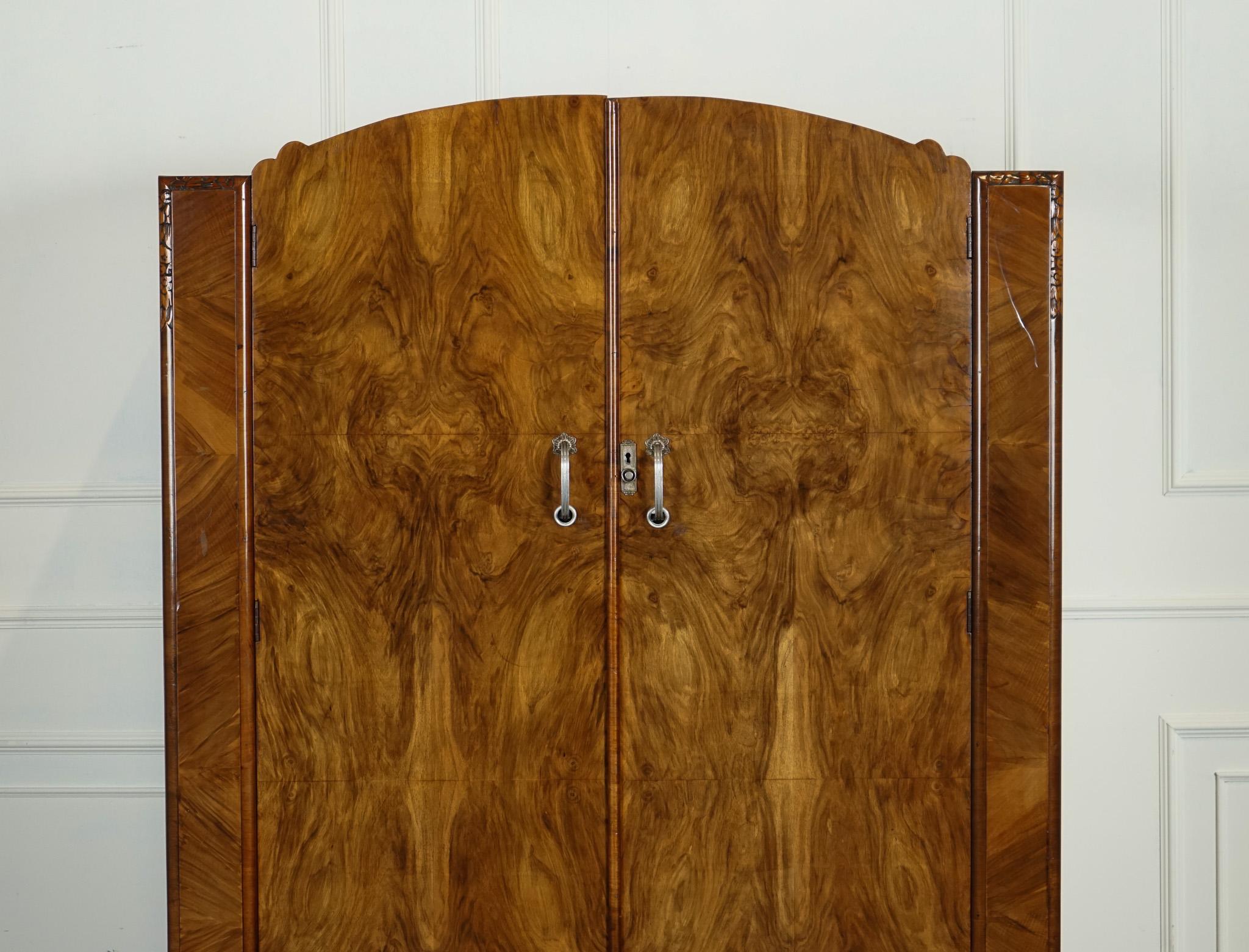 Britannico LOVELY LARGE ART DECO BURR WALNUT WARDROBe in vendita