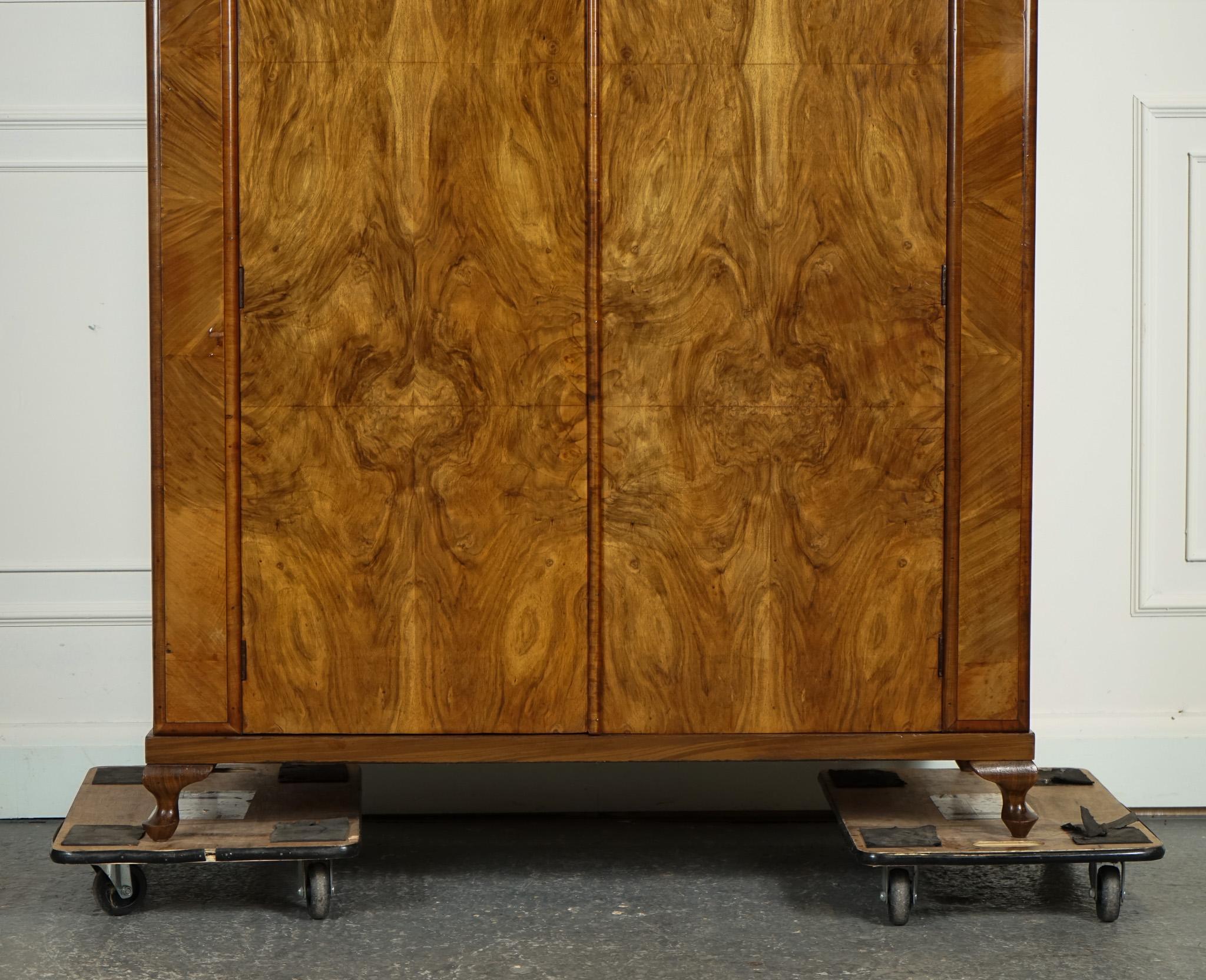 Fatto a mano LOVELY LARGE ART DECO BURR WALNUT WARDROBe in vendita