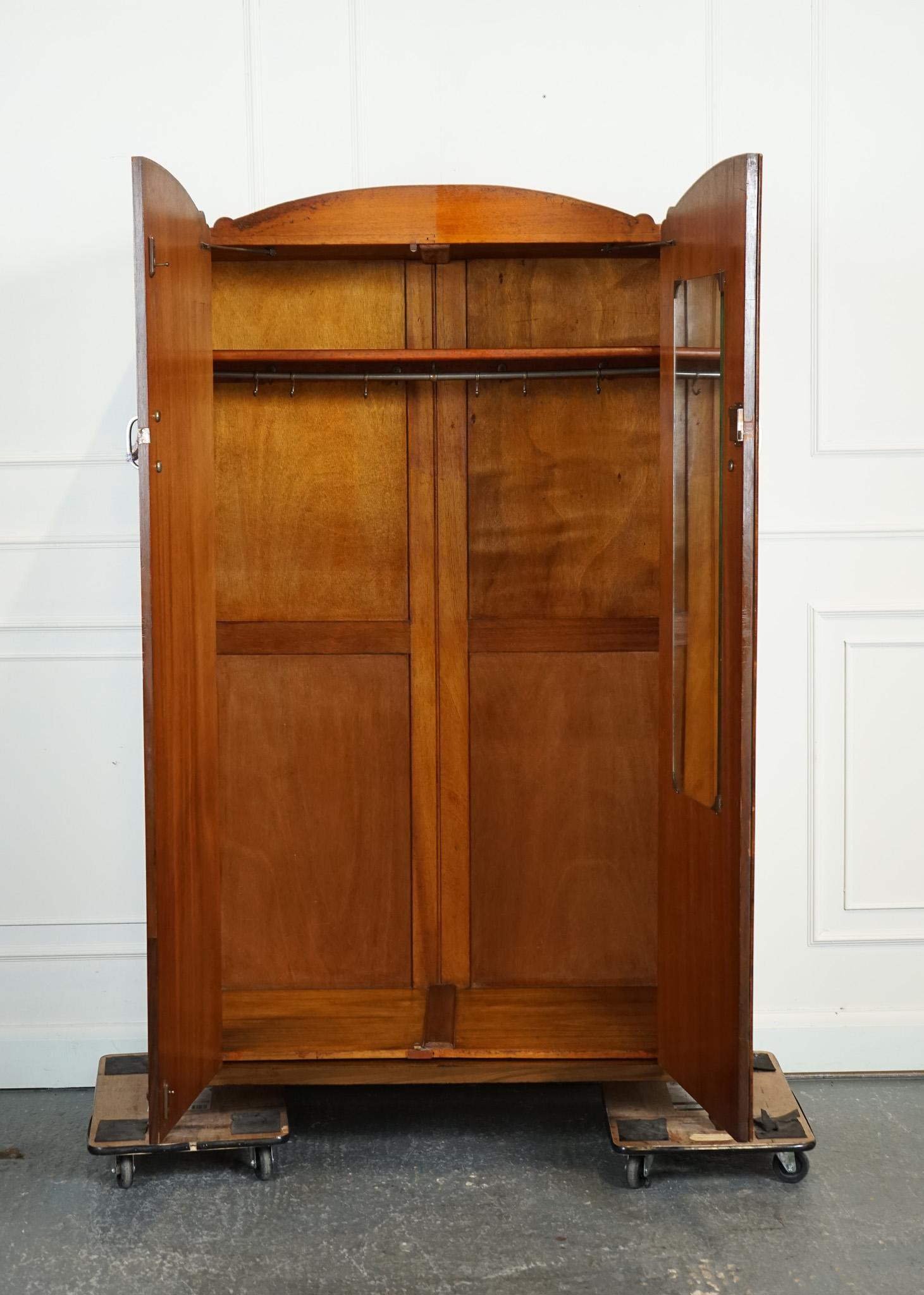 LOVELY LARGE ART DECO BURR WALNUT WARDROBe in vendita 2