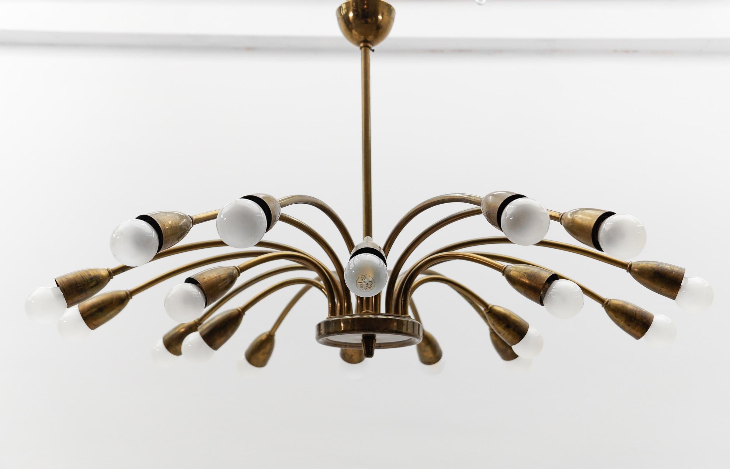 Wunderschöne große Messinglampe Mid Century Modern Sputnik, Österreich, 1950er Jahre im Angebot 1