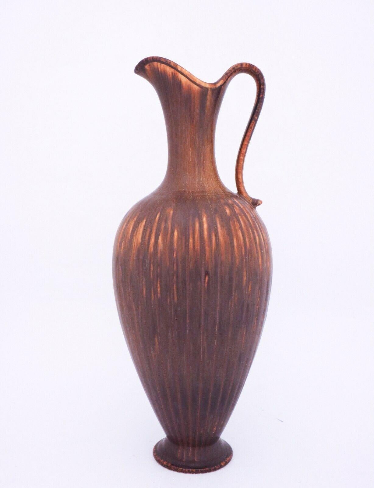 Scandinavo moderno Grazioso vaso grande in ceramica marrone, Gunnar Nylund, Rörstrand in vendita