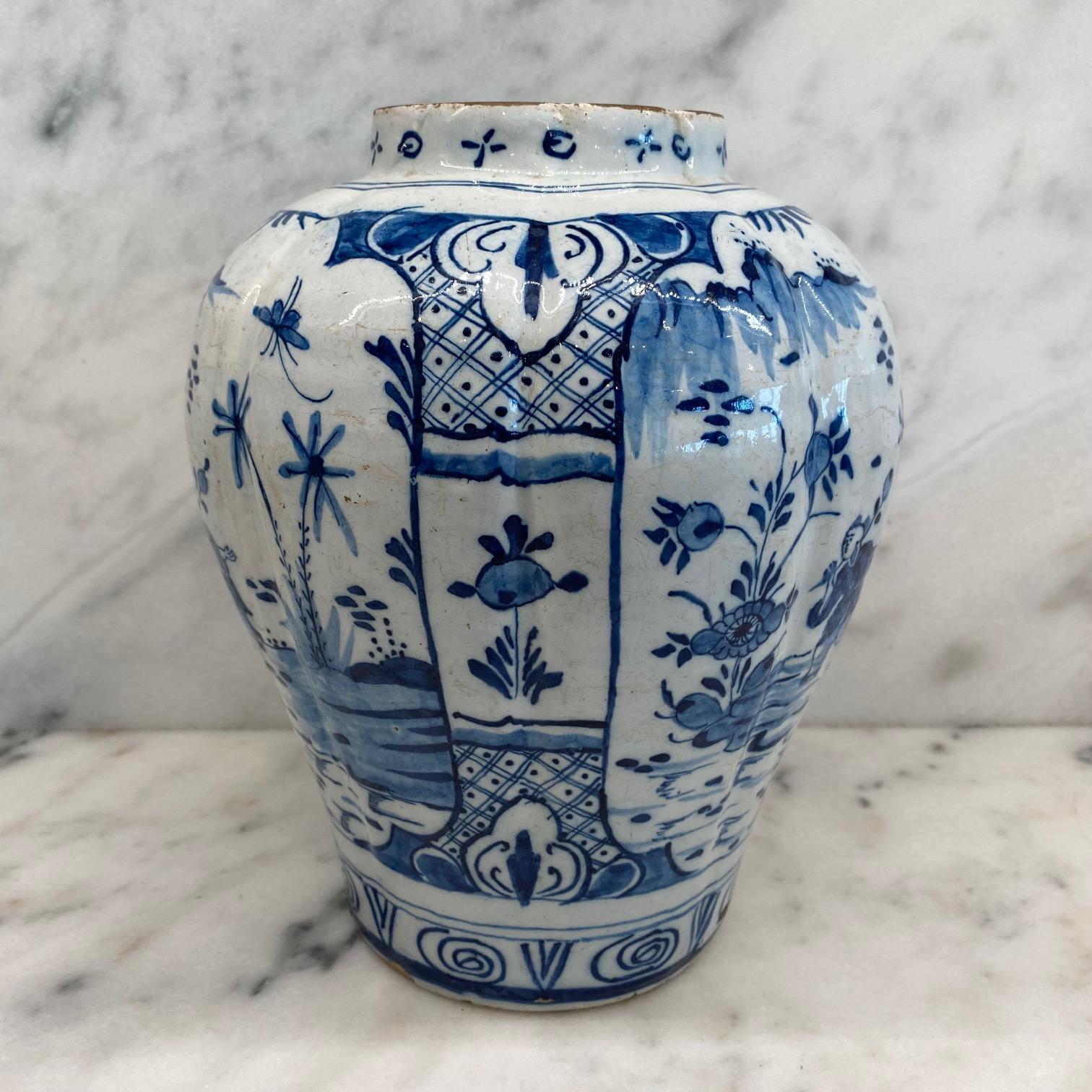 Lovely Large Dutch Blue and White 18th Century Delft Vase 2