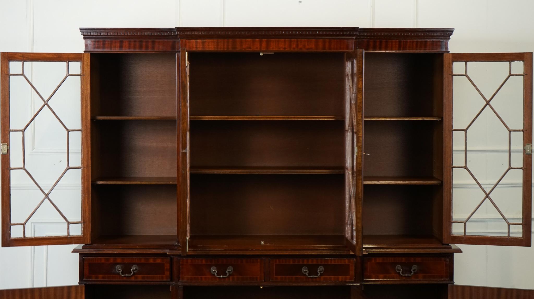 20th Century LOVELY LARGE ENGLISH FOUR DOOR GEORGiAN STYLE BREAKFRONT BOOKCASE