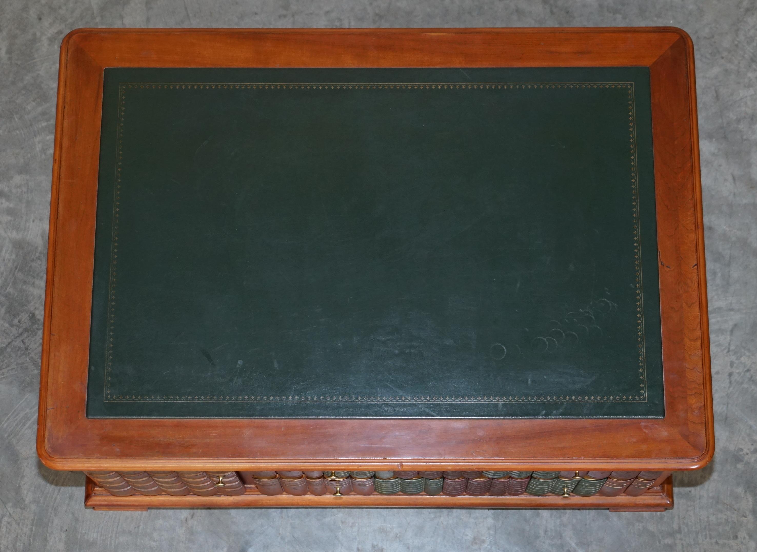 Lovely Large Faux Book Scholars Library Coffee Table with Large Internal Storage In Good Condition In West Sussex, Pulborough
