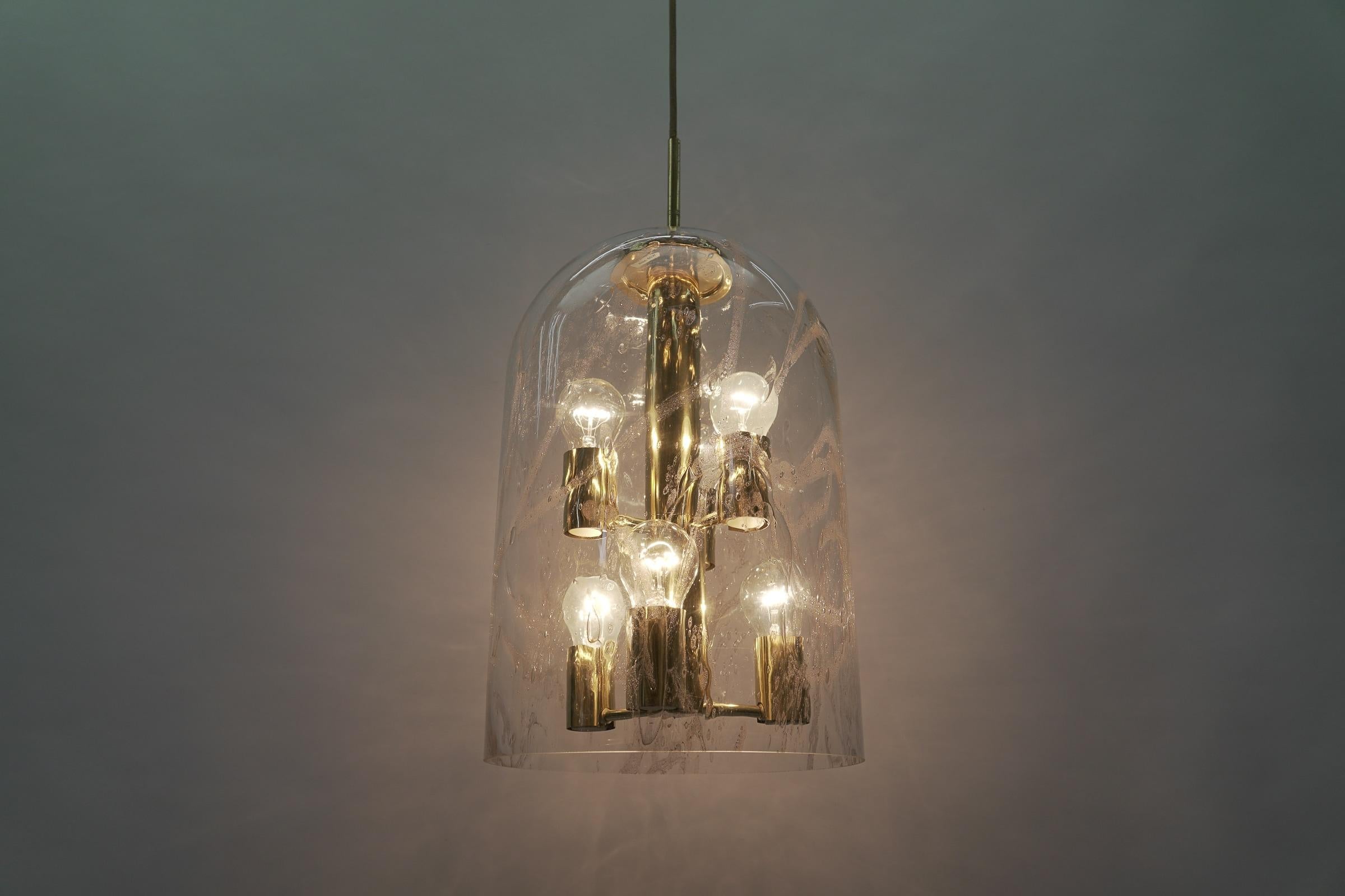 Schöne große mundgeblasene Glaslampe mit sechs Lichtern von Doria, Deutschland, 1960er Jahre (Mitte des 20. Jahrhunderts) im Angebot