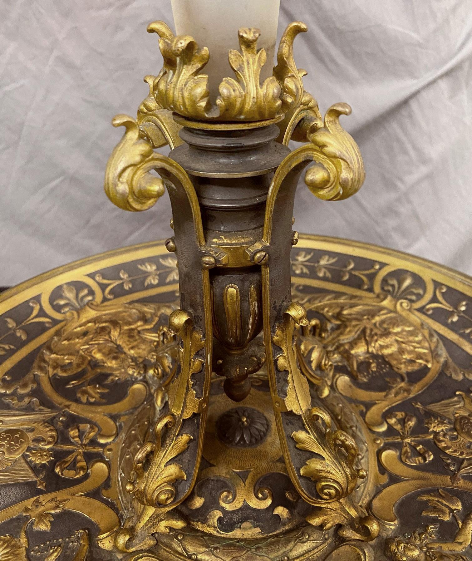 Belle Époque Ravissant centre de table en bronze doré et cristal de Barbedienne de la fin du 19e siècle en vente
