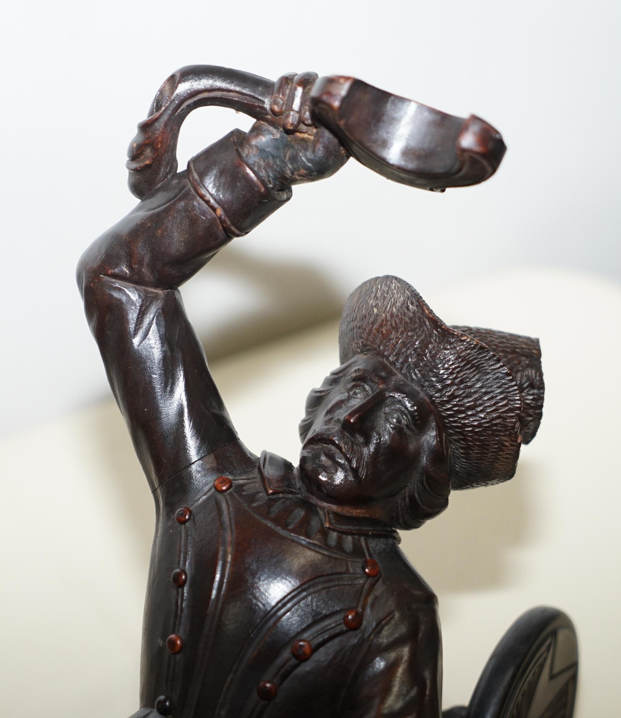 Lovely Late Victorian circa 1880 Hand Carved Black Forest Wine Bottle Holder For Sale 3