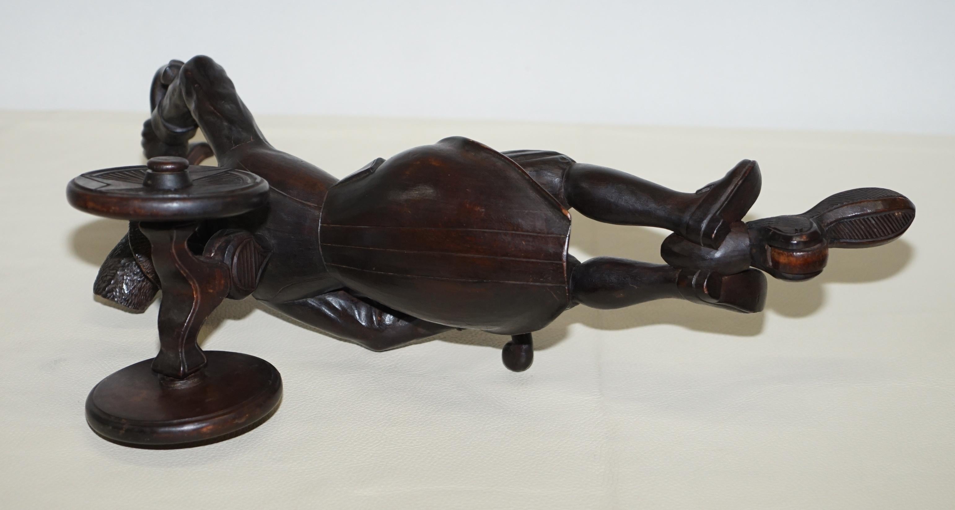 Lovely Late Victorian circa 1880 Hand Carved Black Forest Wine Bottle Holder For Sale 10