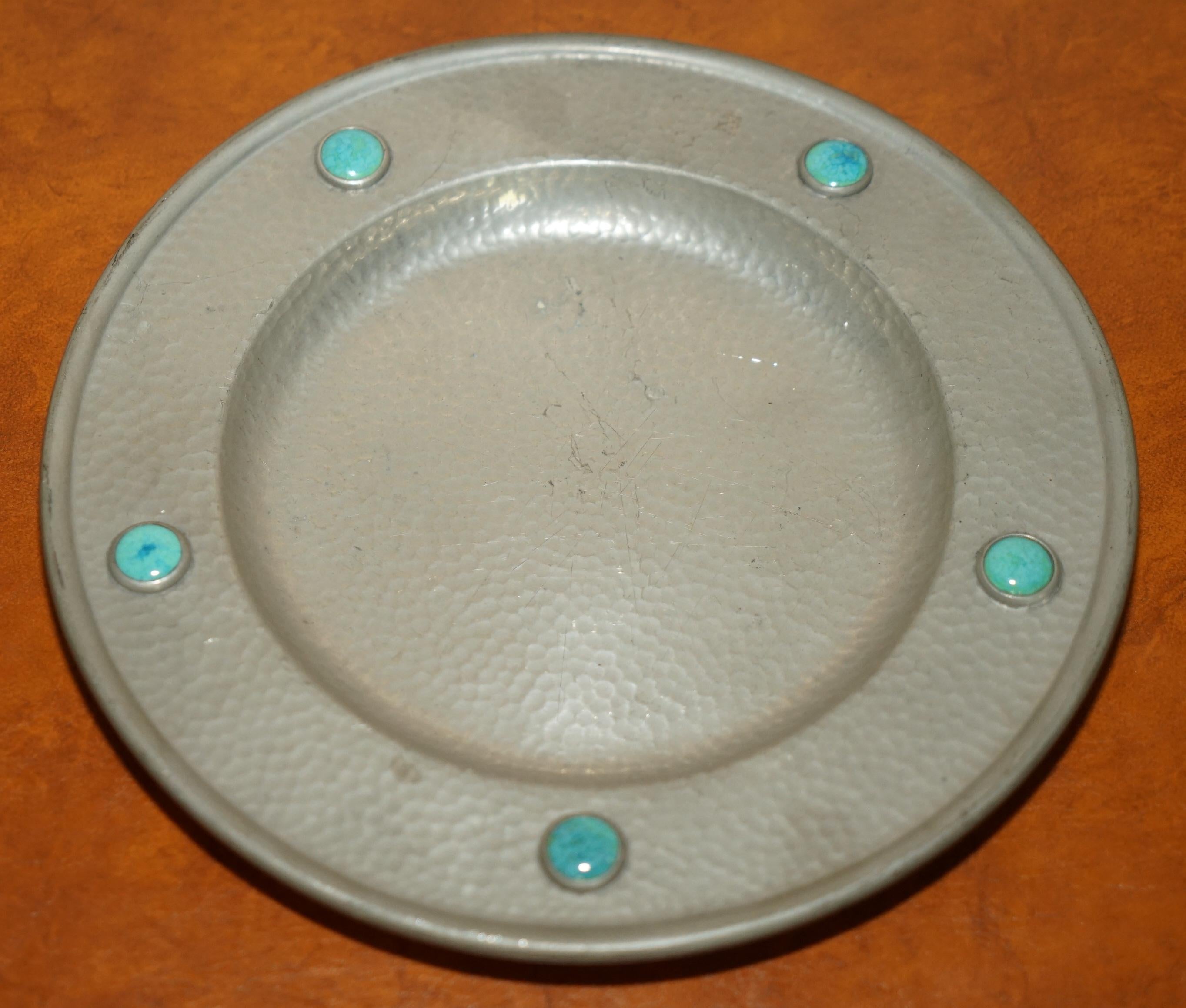 ENCANTADORA PLACA DE ESTILO LONDINÉS DE PIZARRA CON PIEDRAS DE CABOCHÓN en venta 5