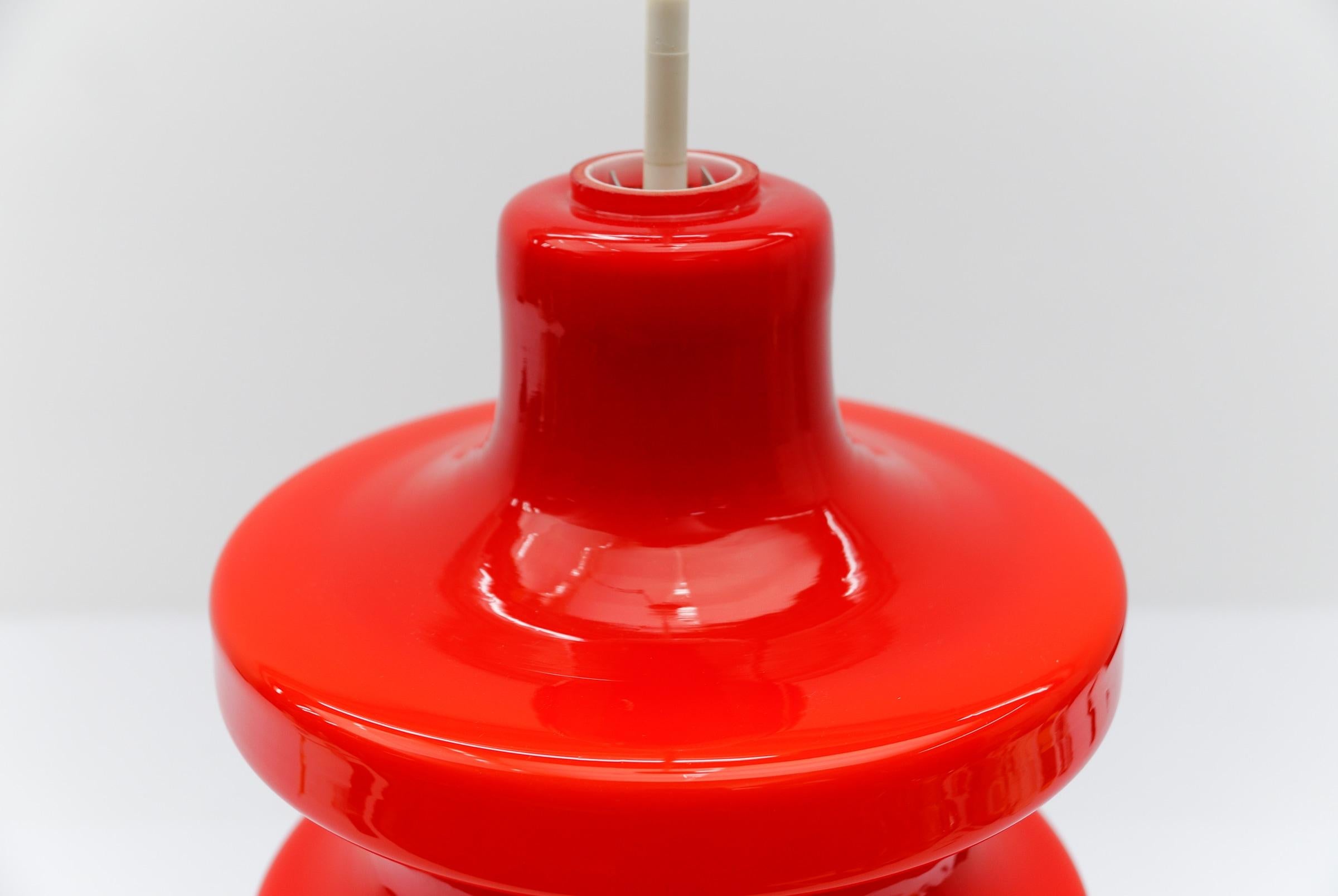 Lampada da soffitto in vetro rosso rossetto di Peill & Putzler, anni '1960 in vendita 3