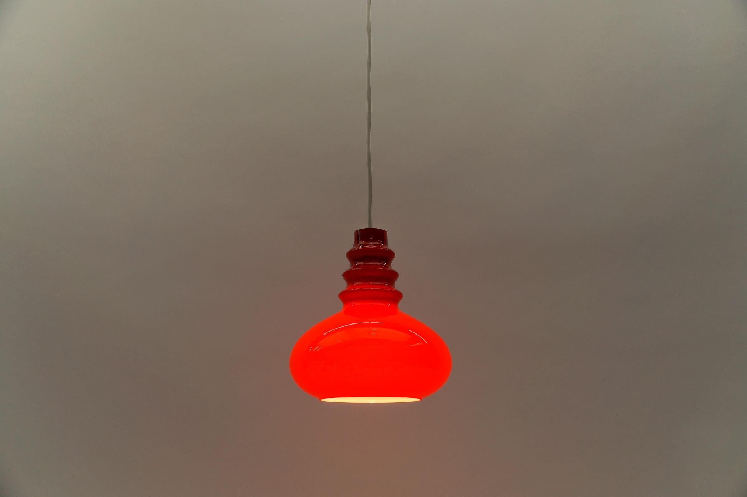 Lovely Lipstick Red Glass Ceiling Lamp by Peill & Putzler, 1960s In Good Condition For Sale In Nürnberg, Bayern