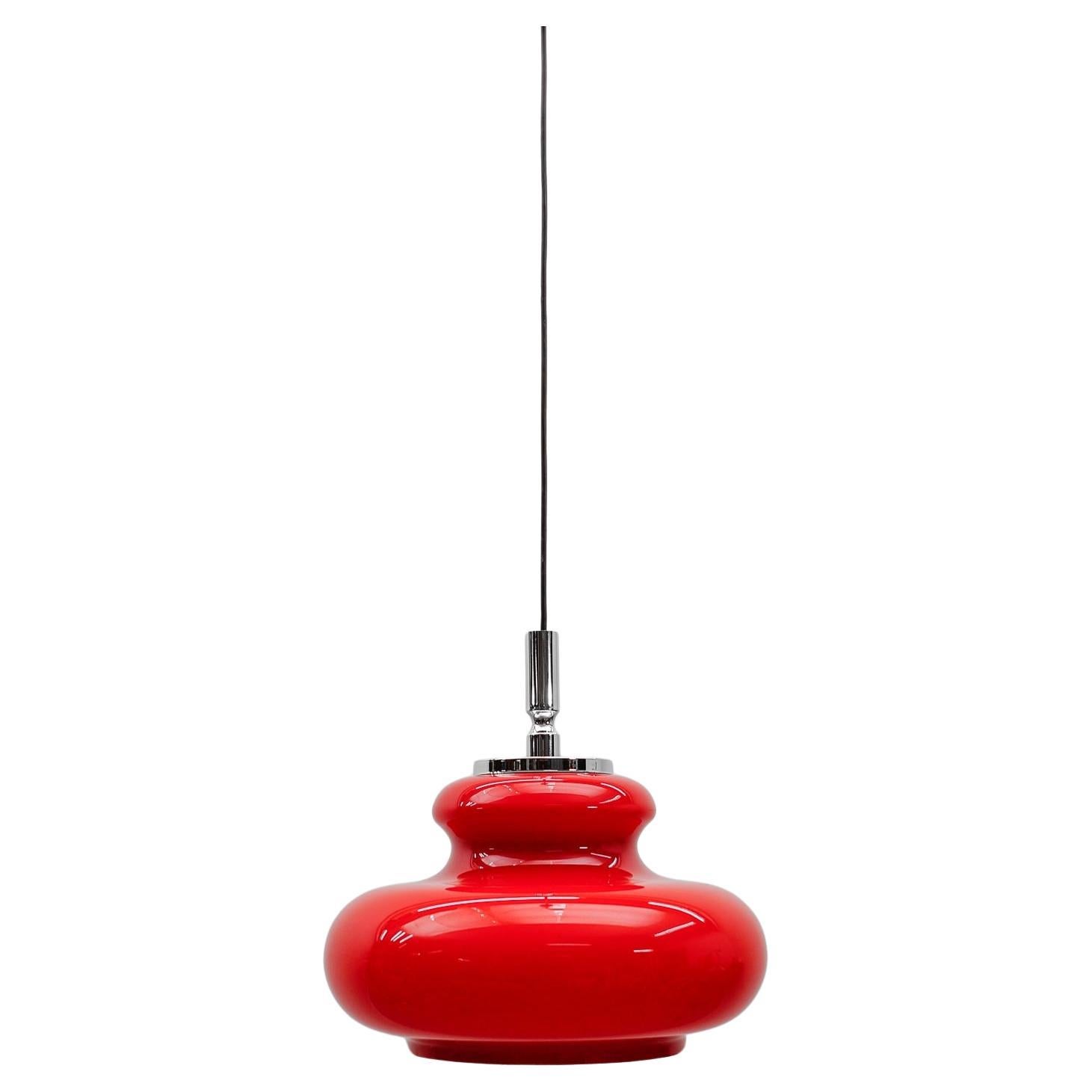 Ravissant plafonnier en verre rouge lipstick de Peill & Putzler, 1970