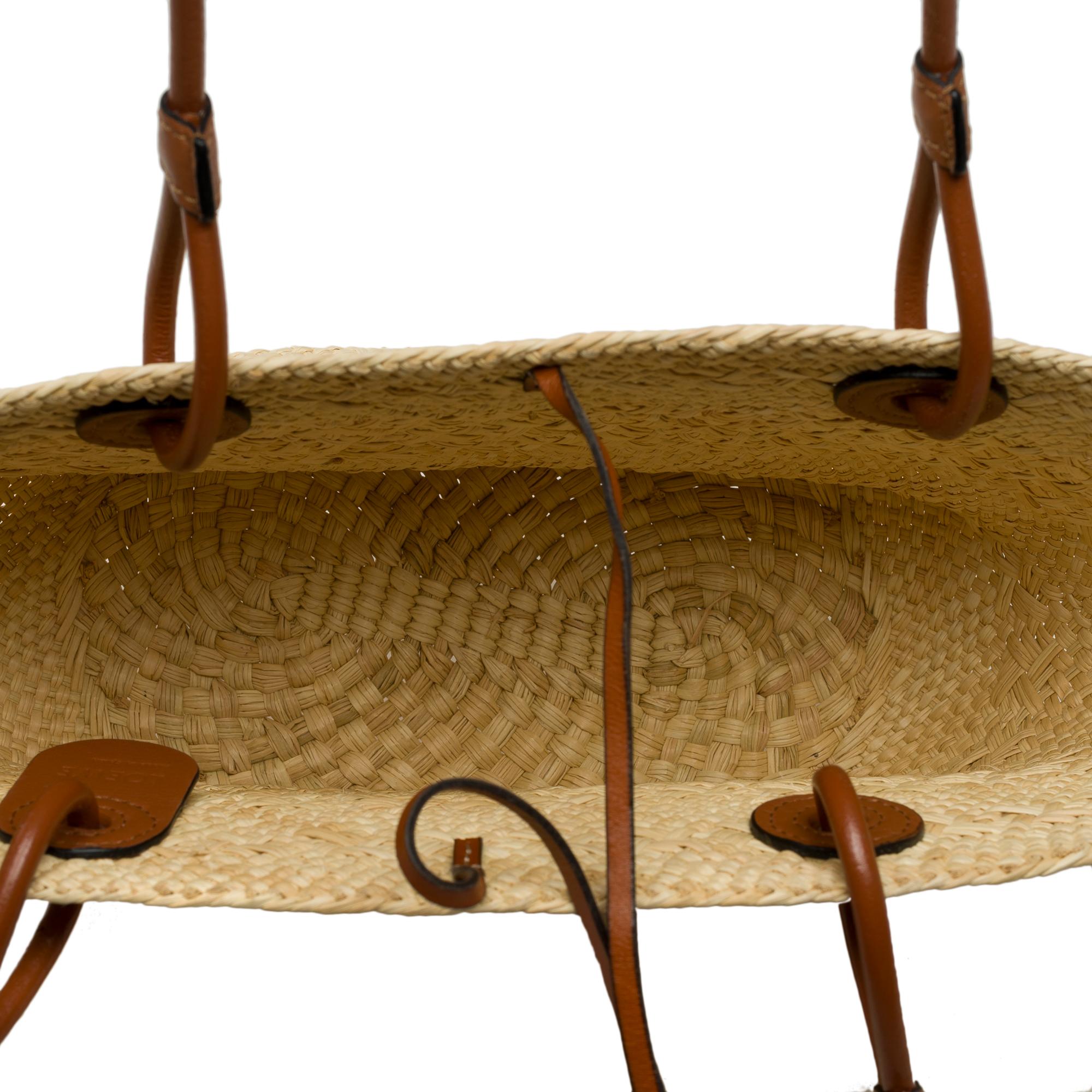 Ravissant Petit panier Anagram de Loewe en osier de palme Iraca et veau marron en vente 4